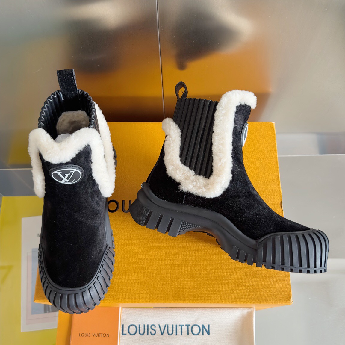 Women L*ouis V*uitton Top Sneaker
