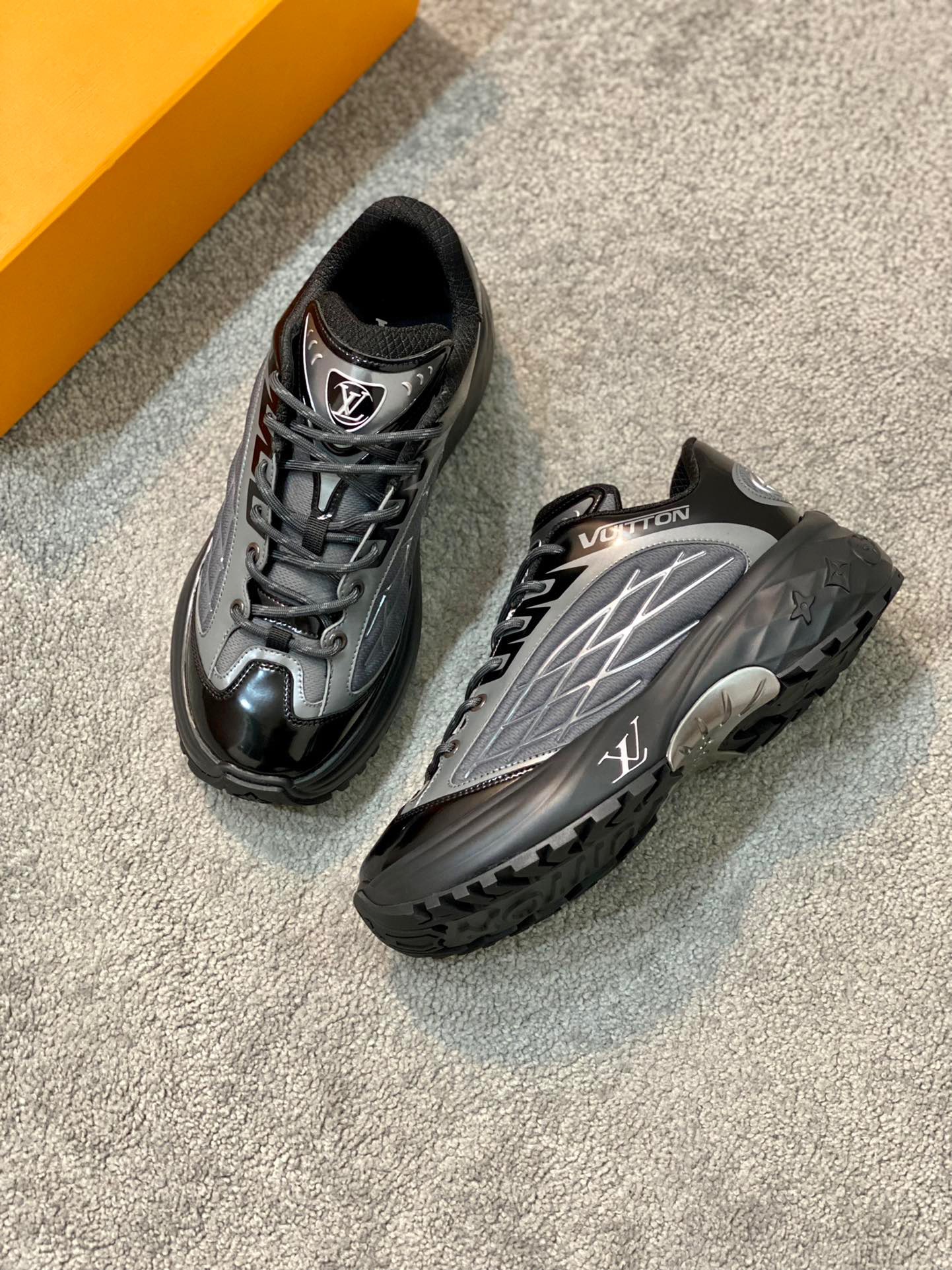 Men L*ouis V*uitton Top Sneaker