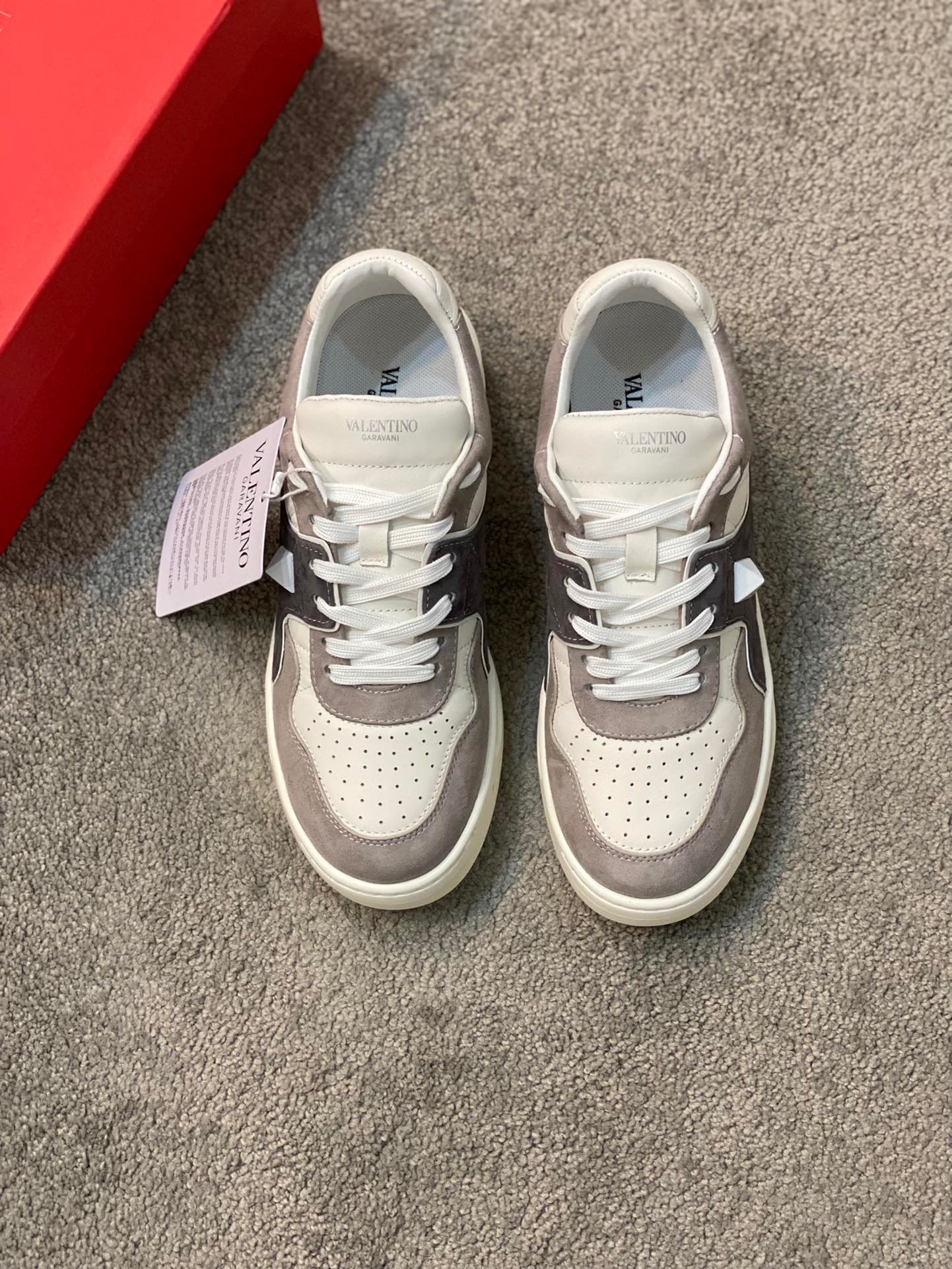 Men Women 𝑉*𝐴𝐿𝐸𝑁𝑇𝐼𝑁𝑂 Top Sneaker