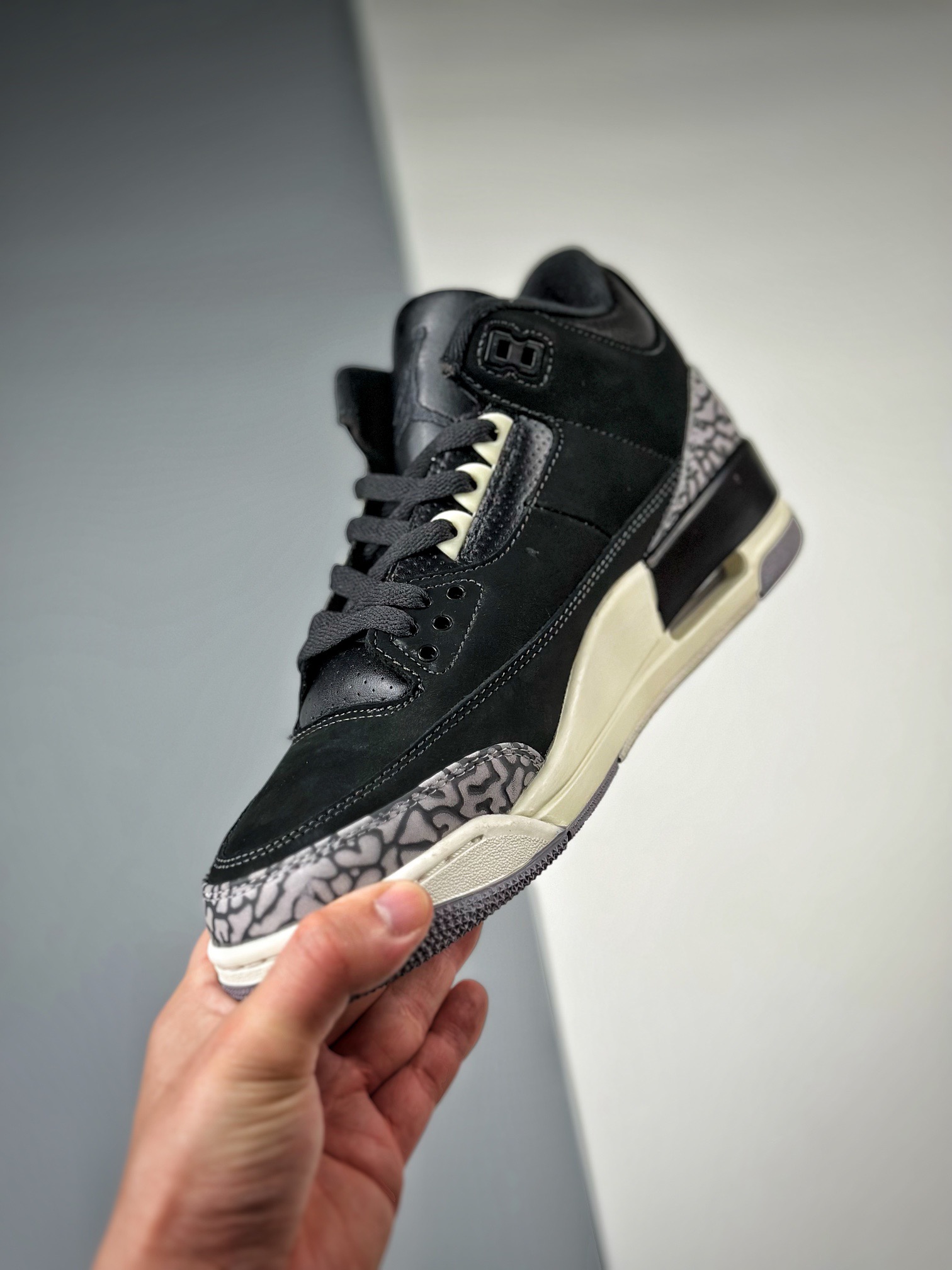 NIKE Air Jordan 3