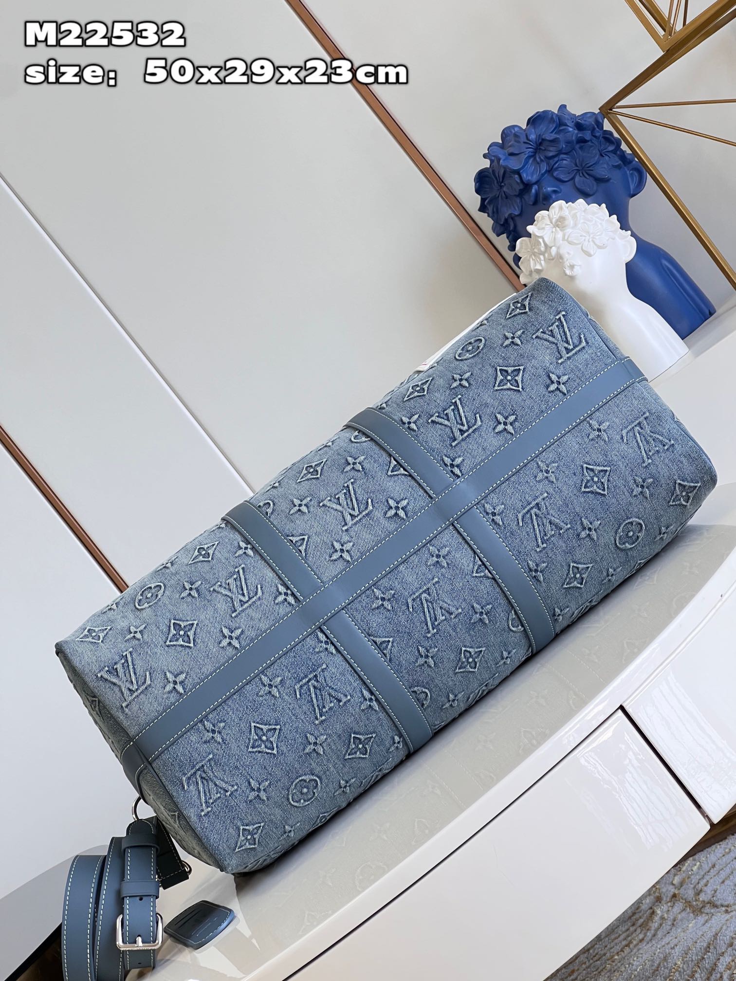 L*ouis V*uitton Top Bag m22532