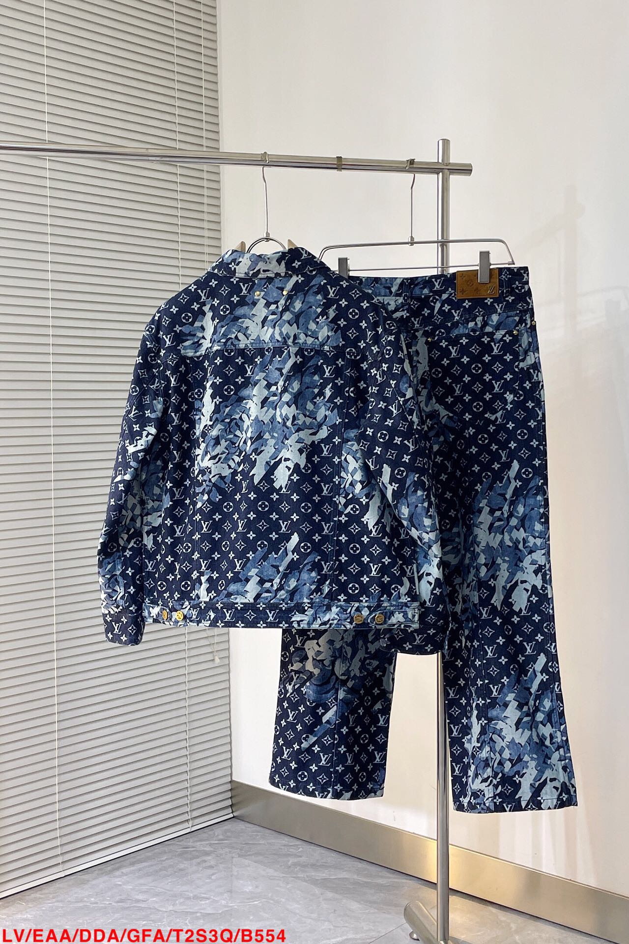 Men suits Top Quality