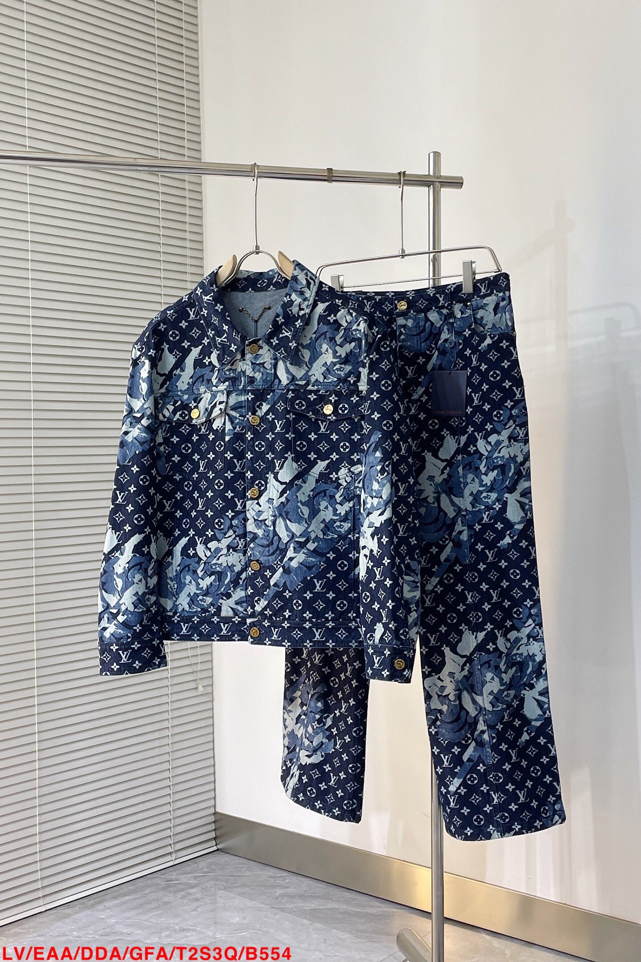 Men suits Top Quality