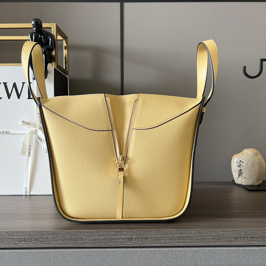 L*oewe Bag 652235 Top Quality