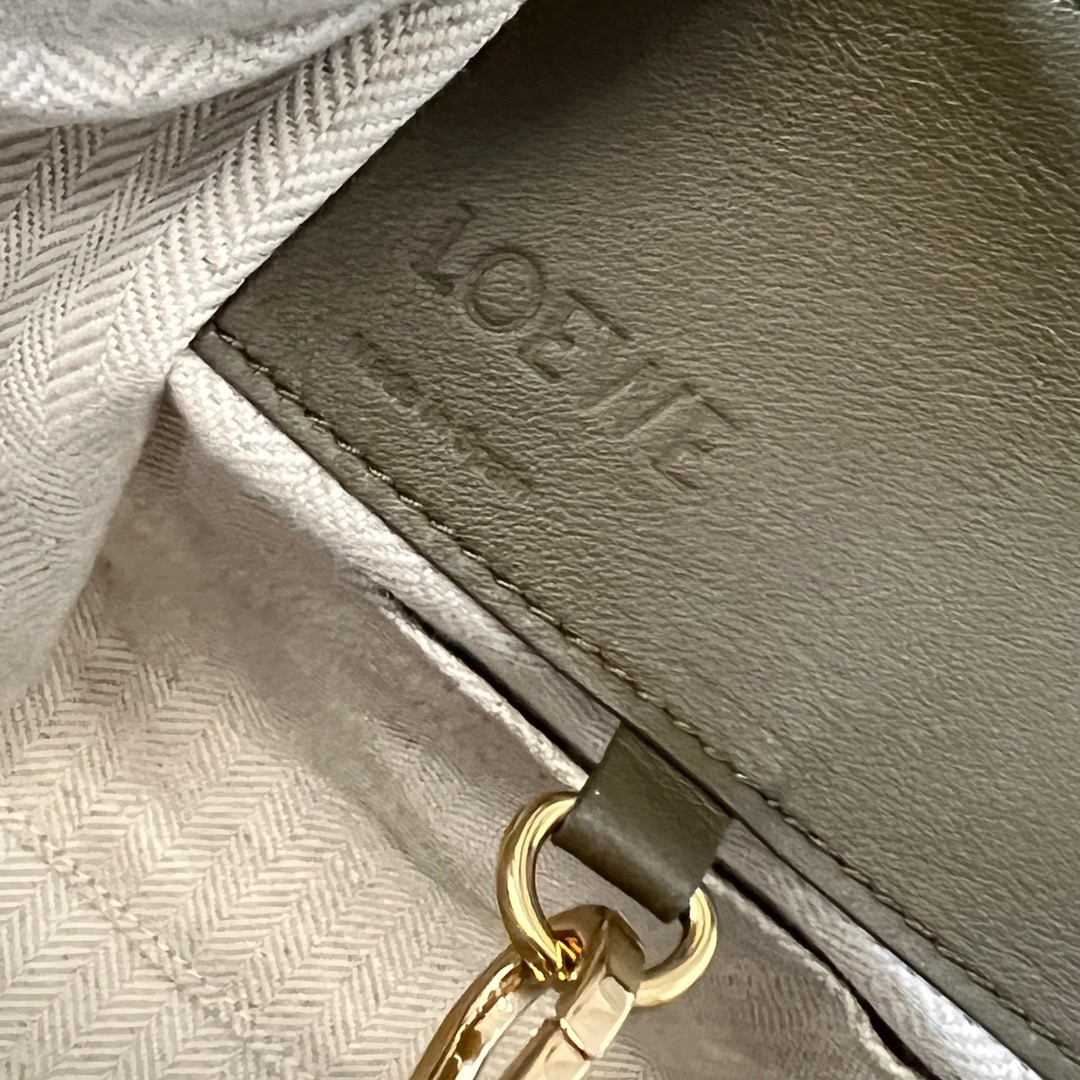 L*oewe Bag 652235 Top Quality