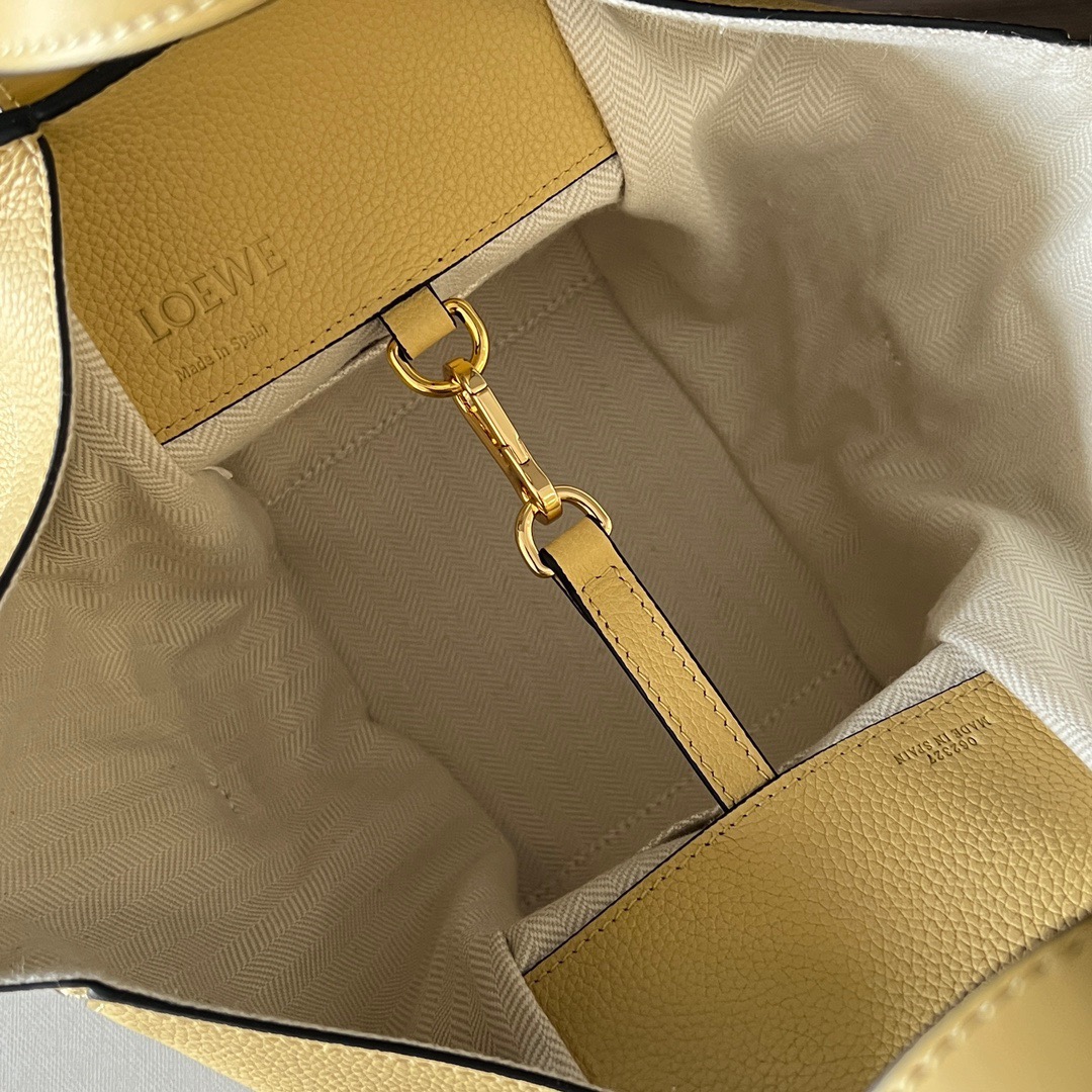 L*oewe Bag 652235 Top Quality