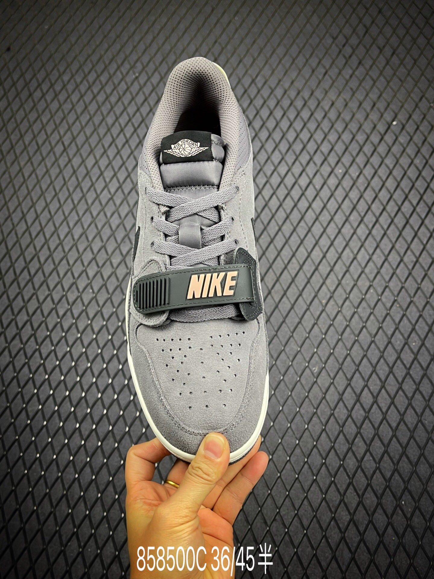 NIKE Air Jordan Legacy 312