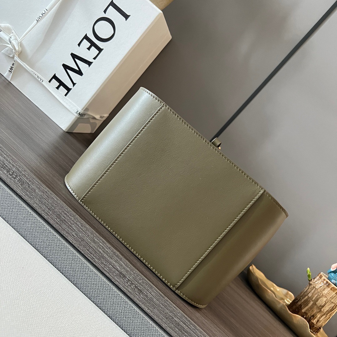 L*oewe Bag 652235 Top Quality