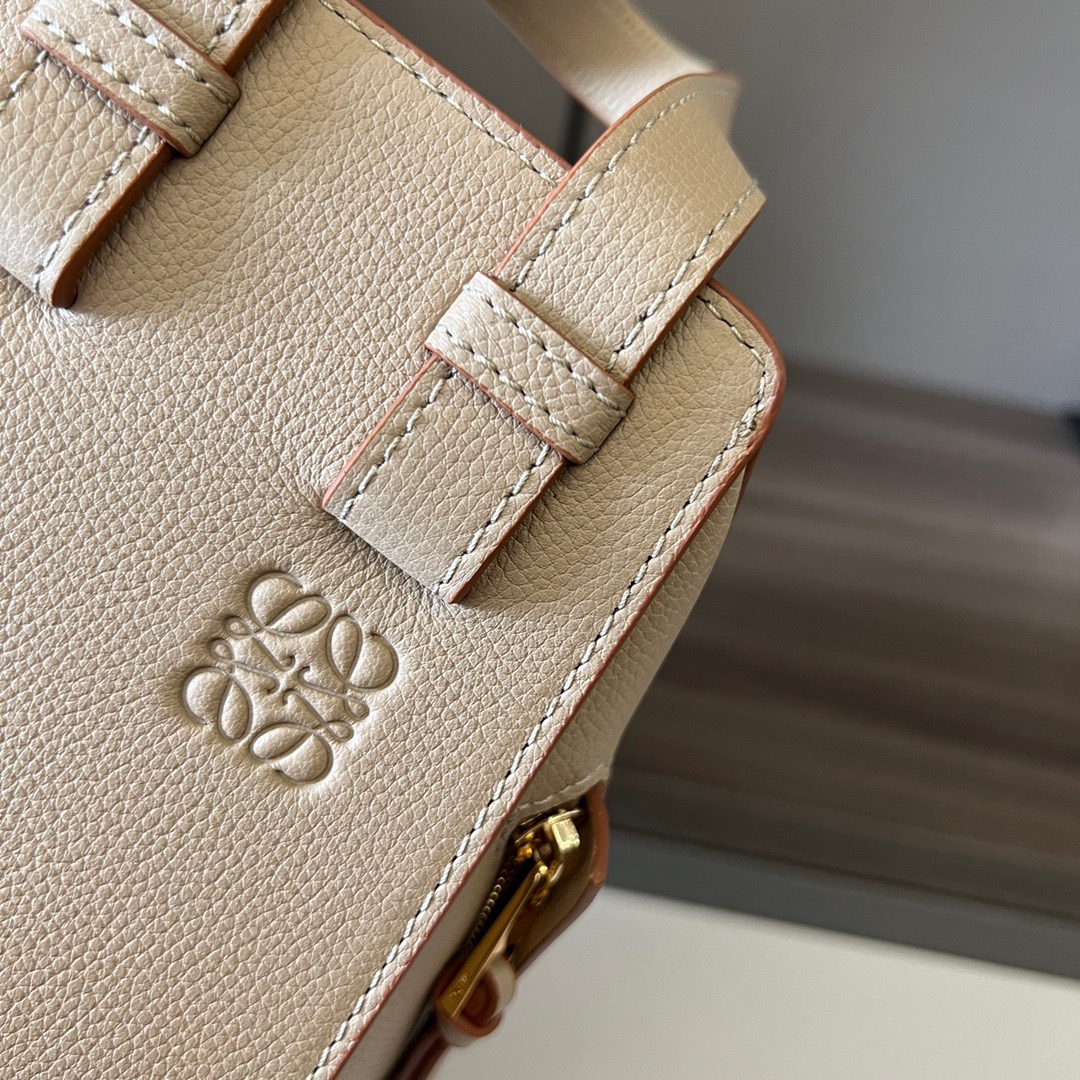 L*oewe Bag 652235 Top Quality