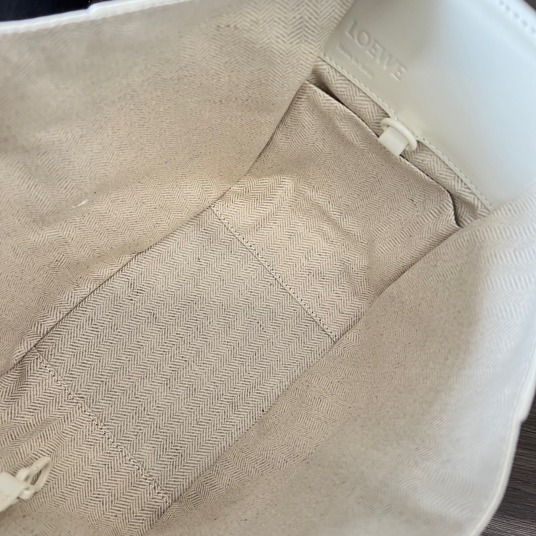 L*oewe Bag 652235 Top Quality