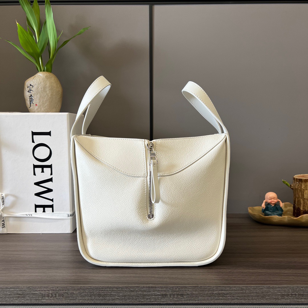 L*oewe Bag 652235 Top Quality