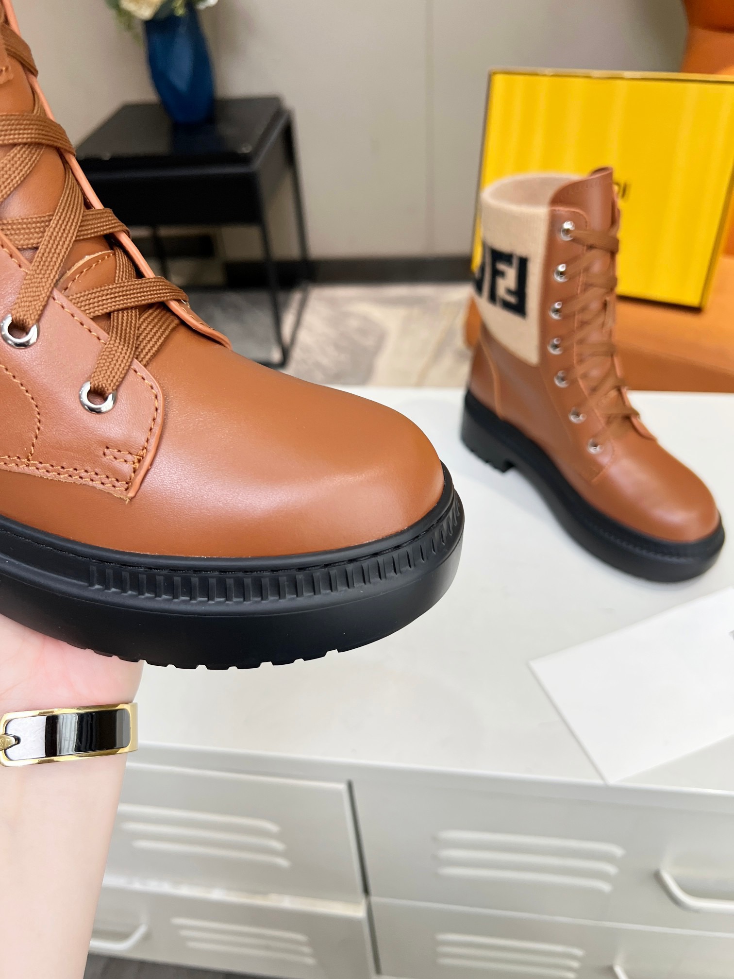 Women F*endi Top Sneaker