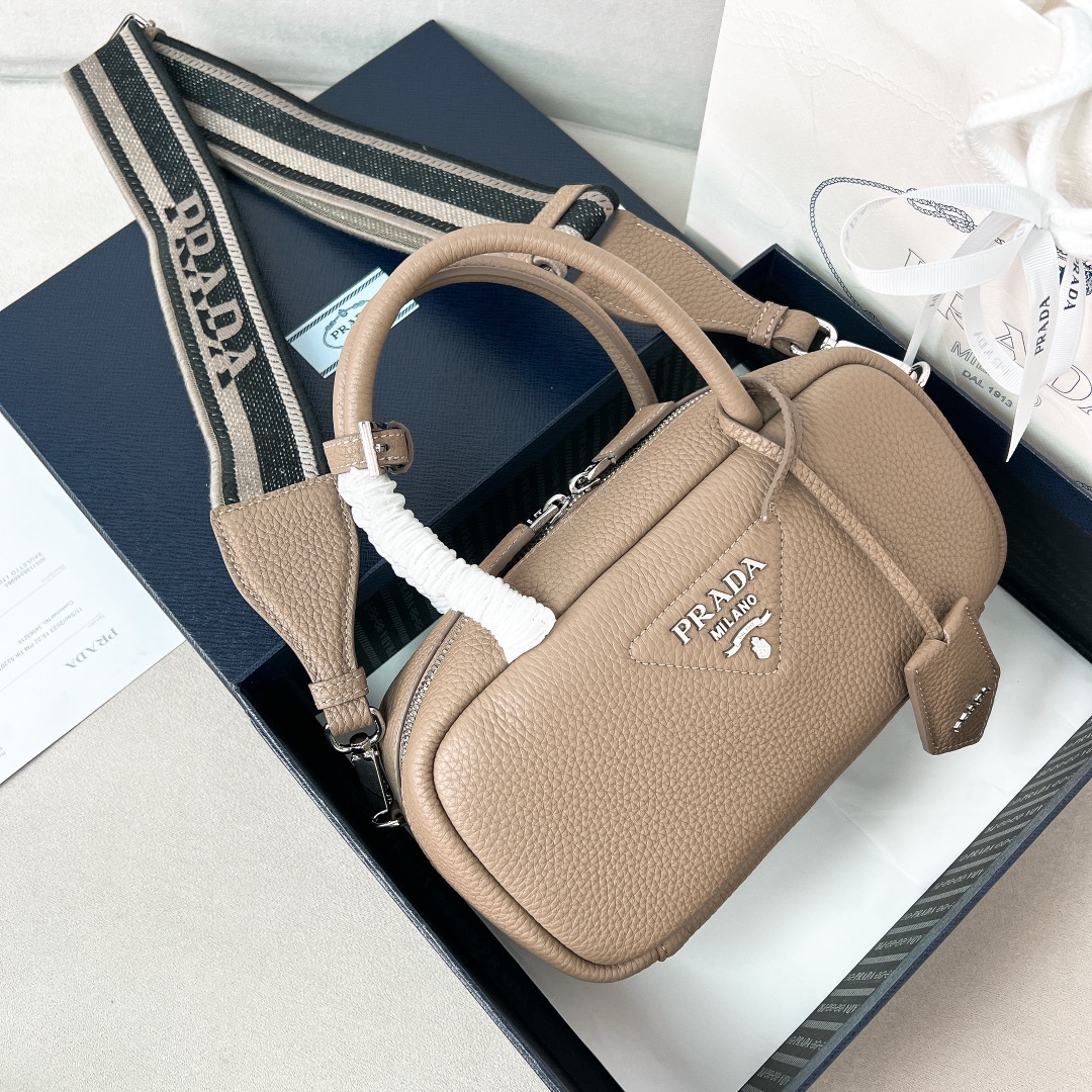 P*rada Bag Top Quality