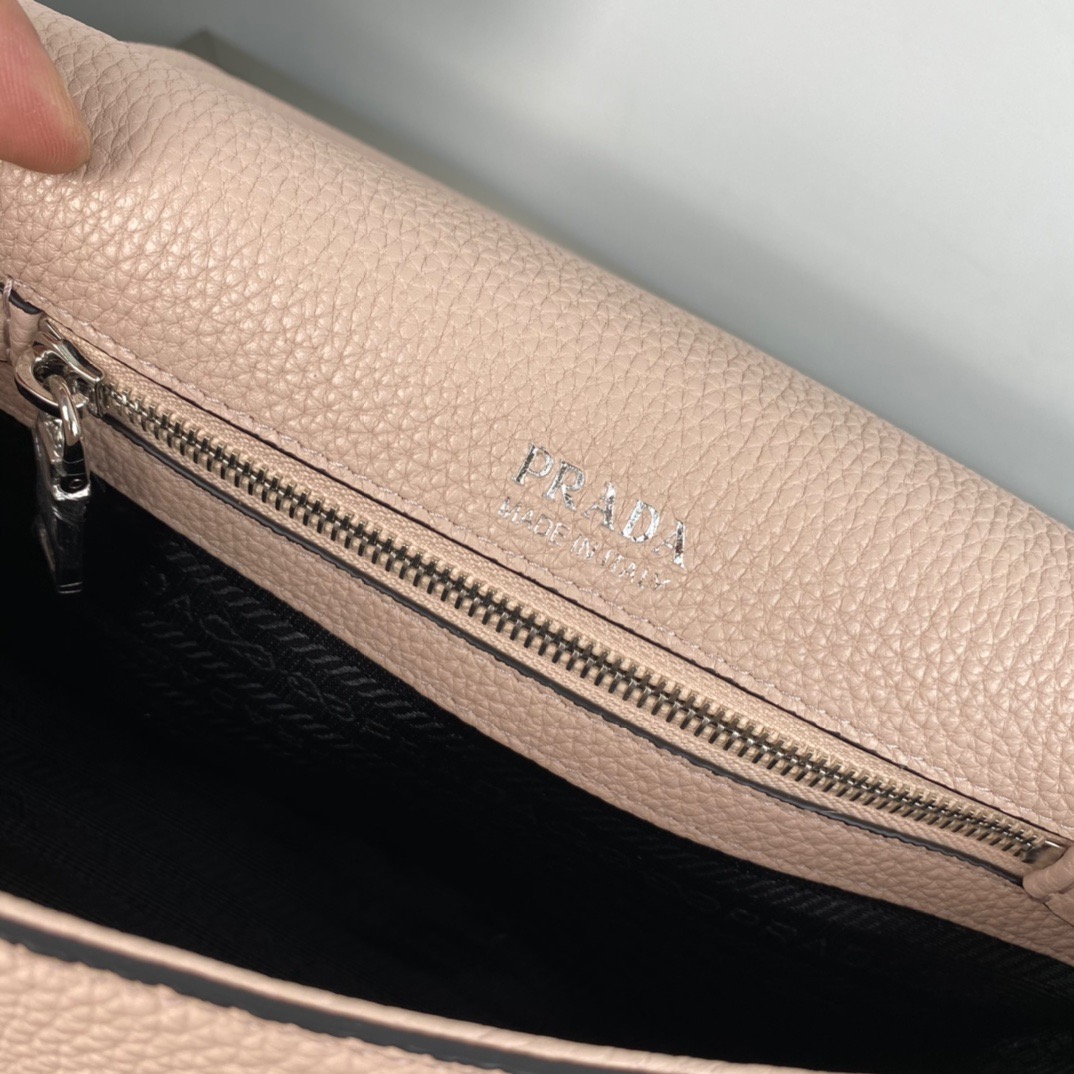 P*rada Bag Top Quality