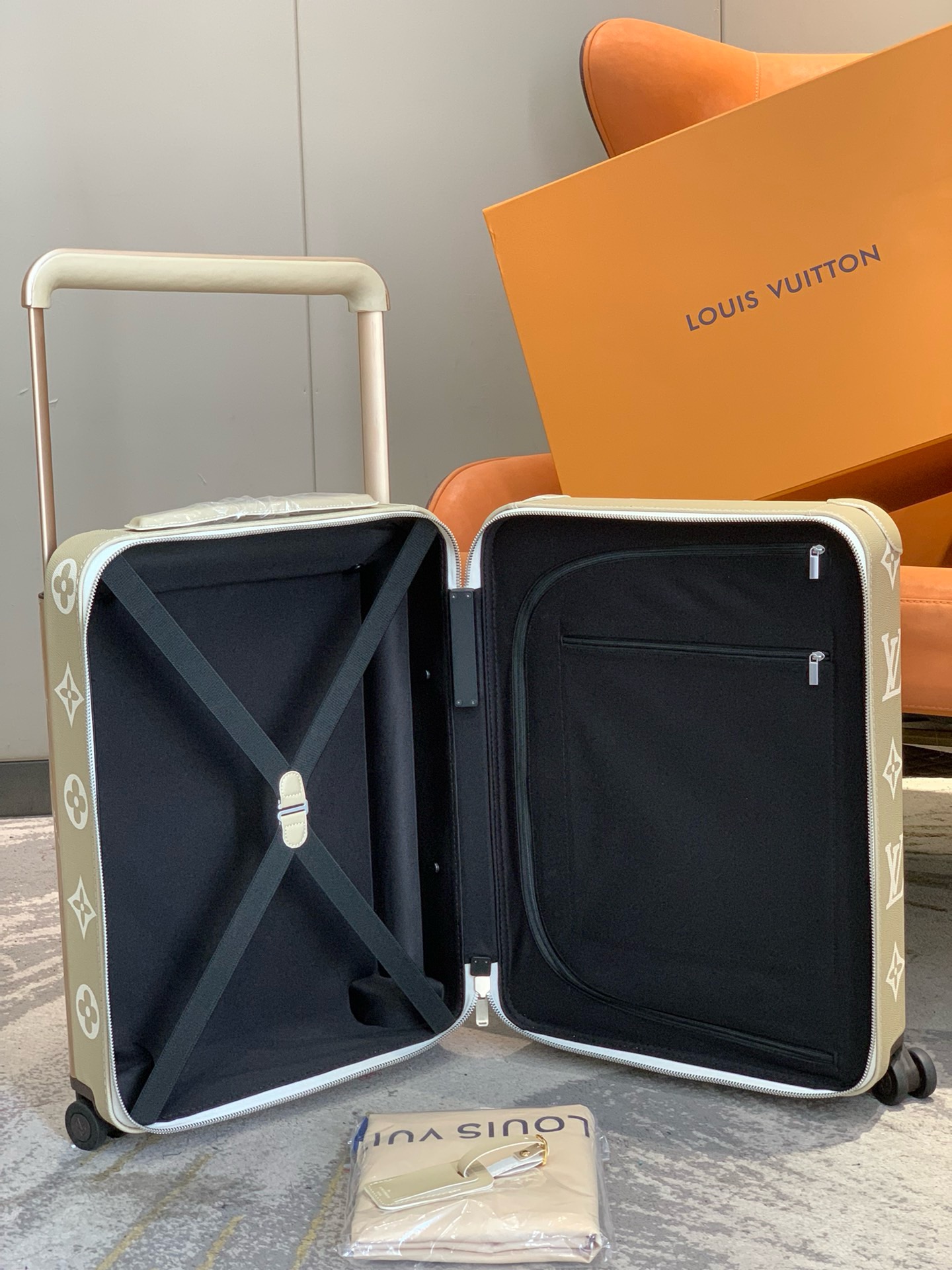 L*ouis V*uitton Luggage