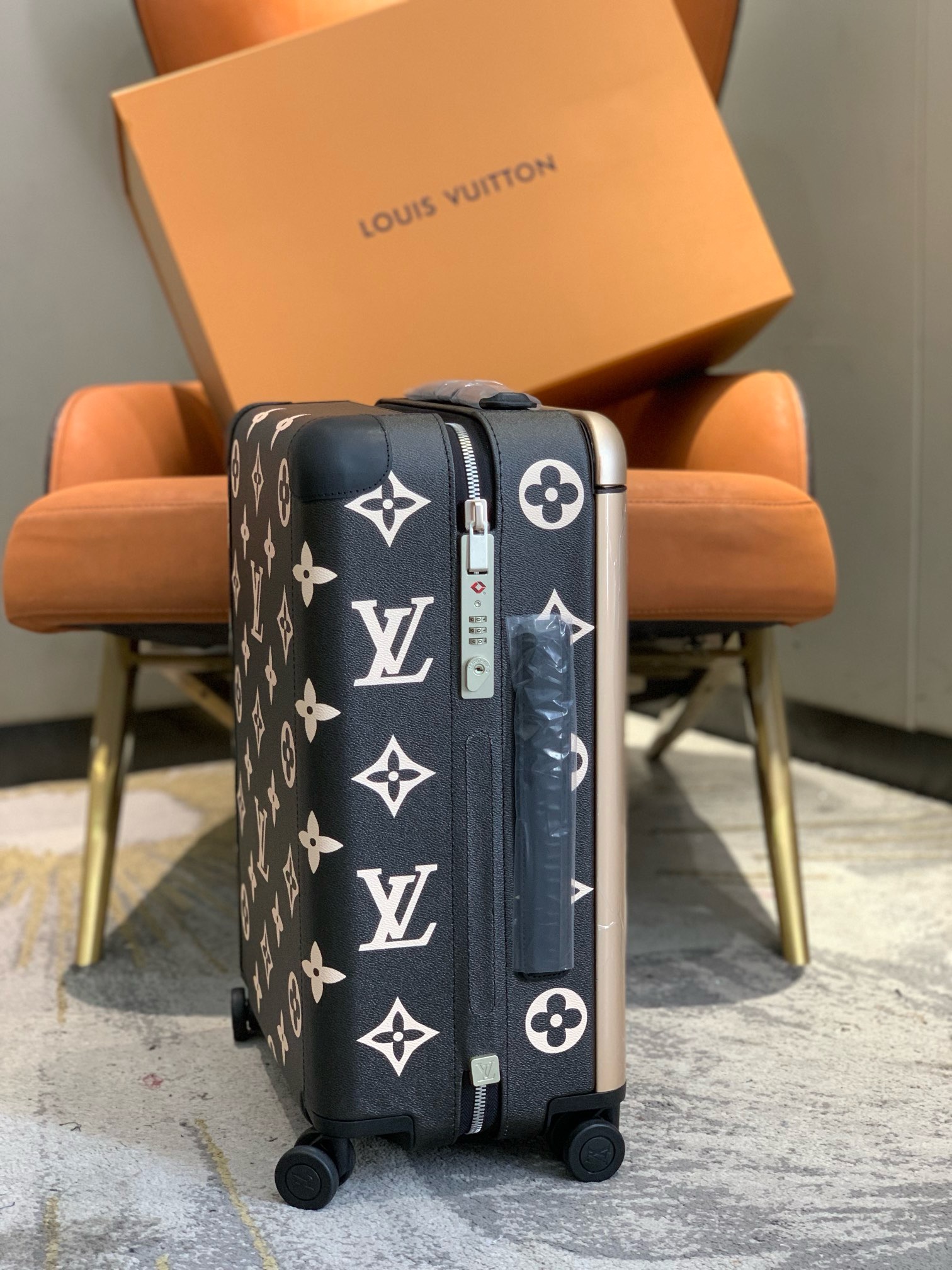 L*ouis V*uitton Luggage