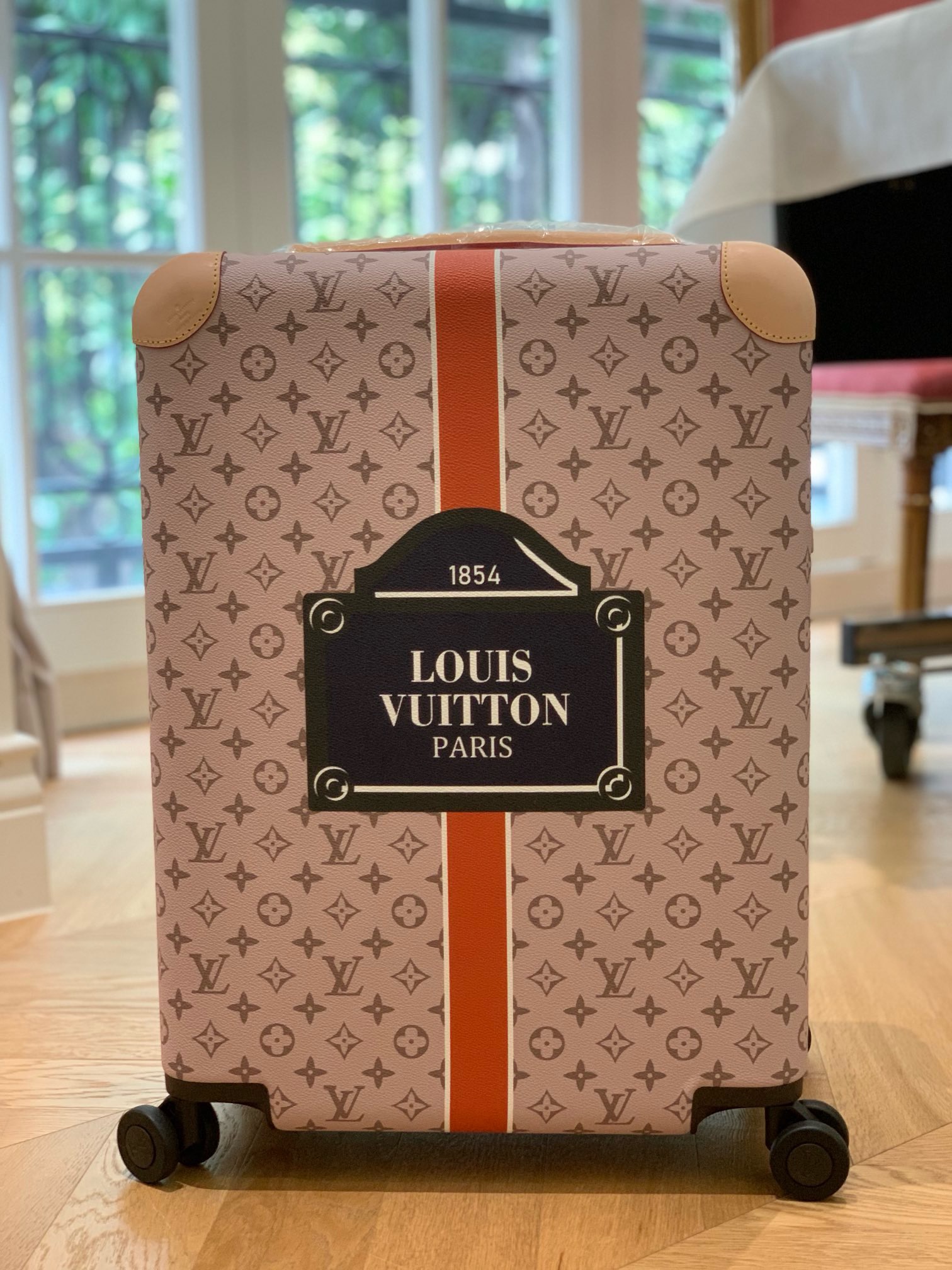 L*ouis V*uitton Luggage