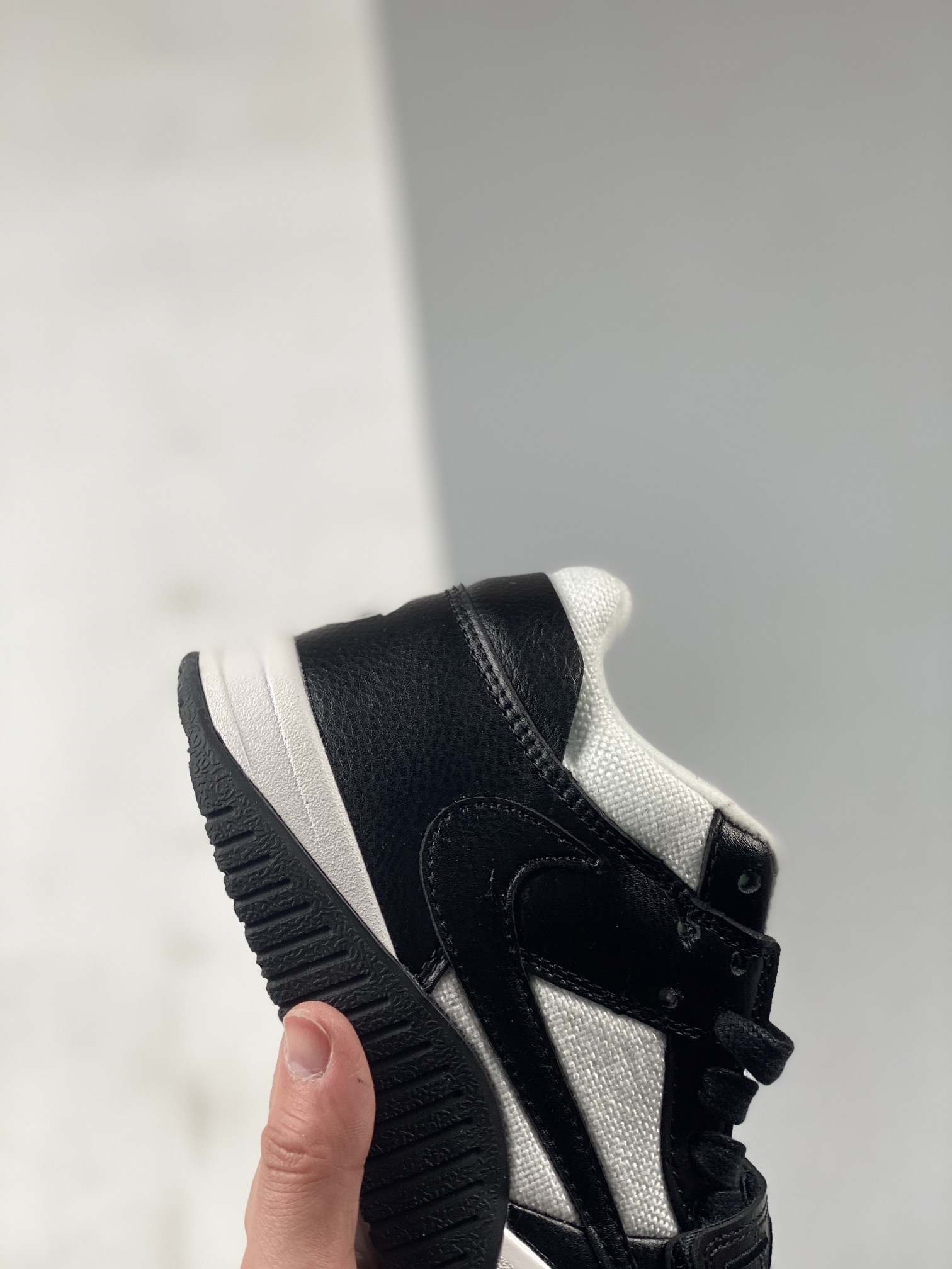 Nike Air Jordan cut the check aj