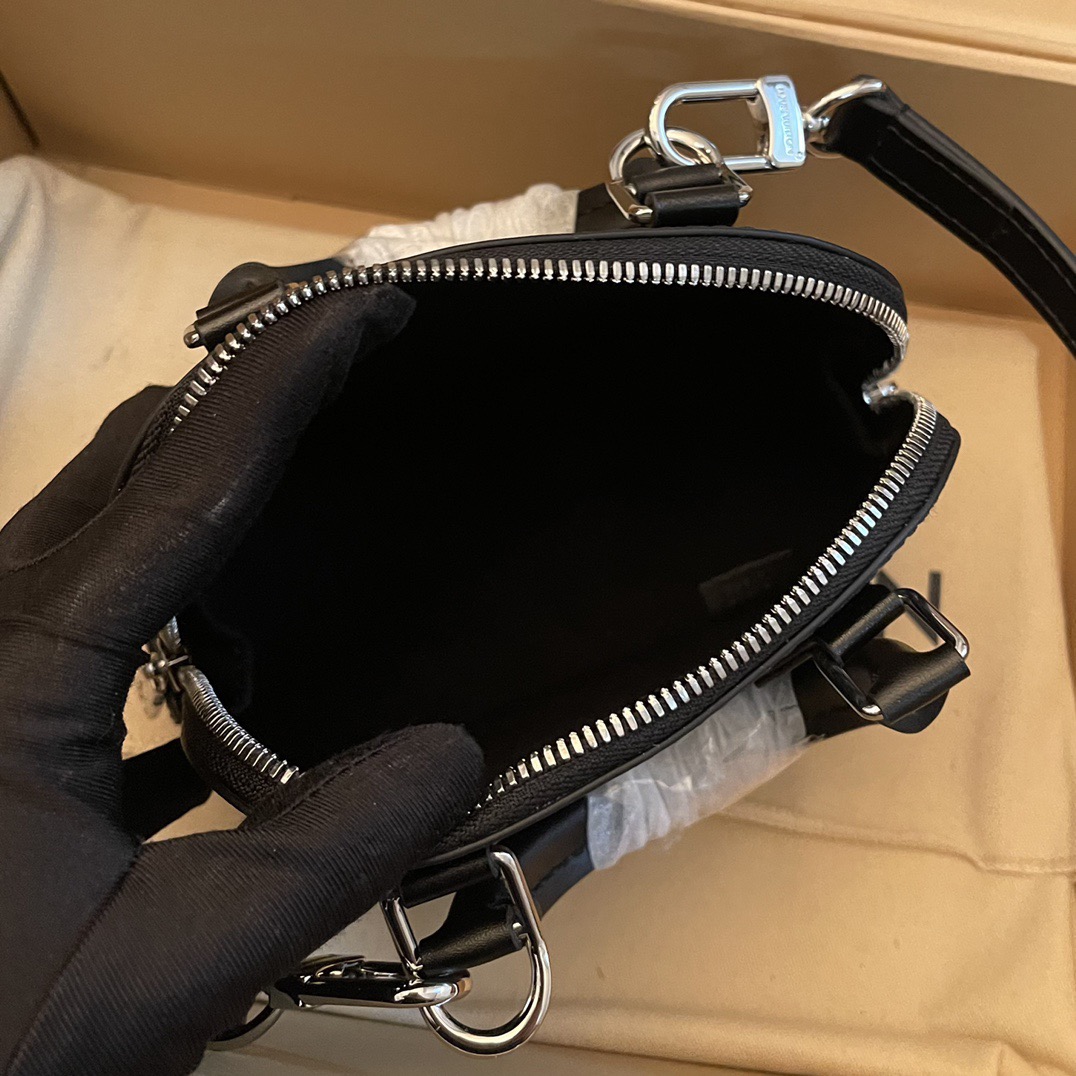 L*ouis V*uitton Top Bag