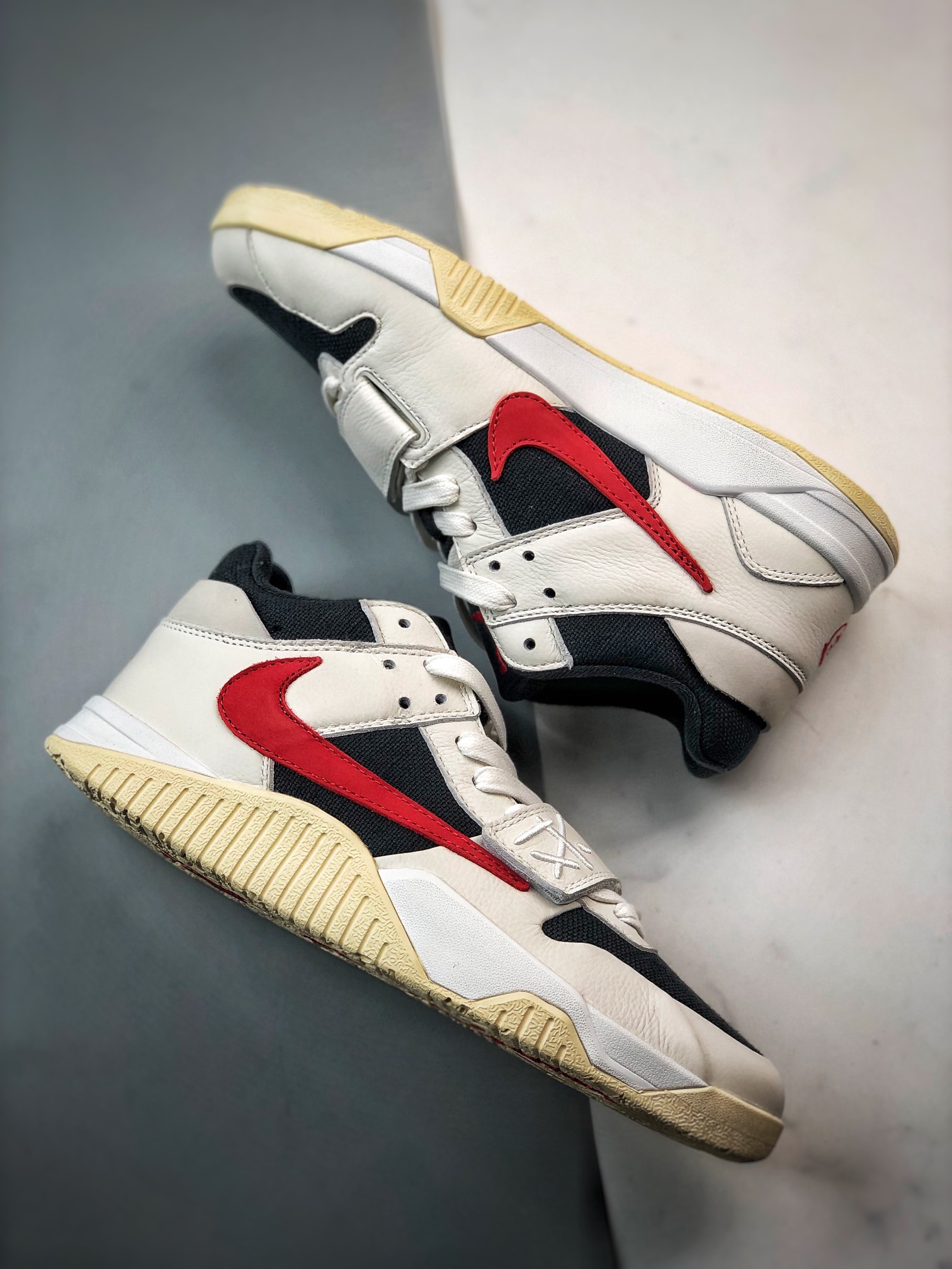 Nike Air Jordan cut the check aj