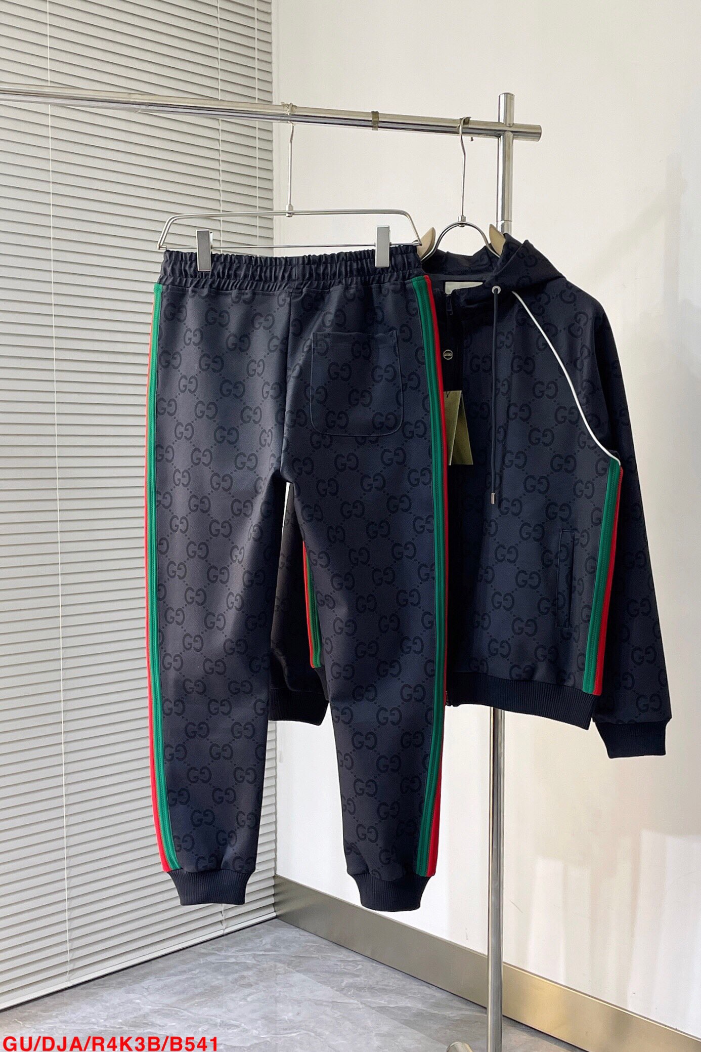 Men suits Top Quality