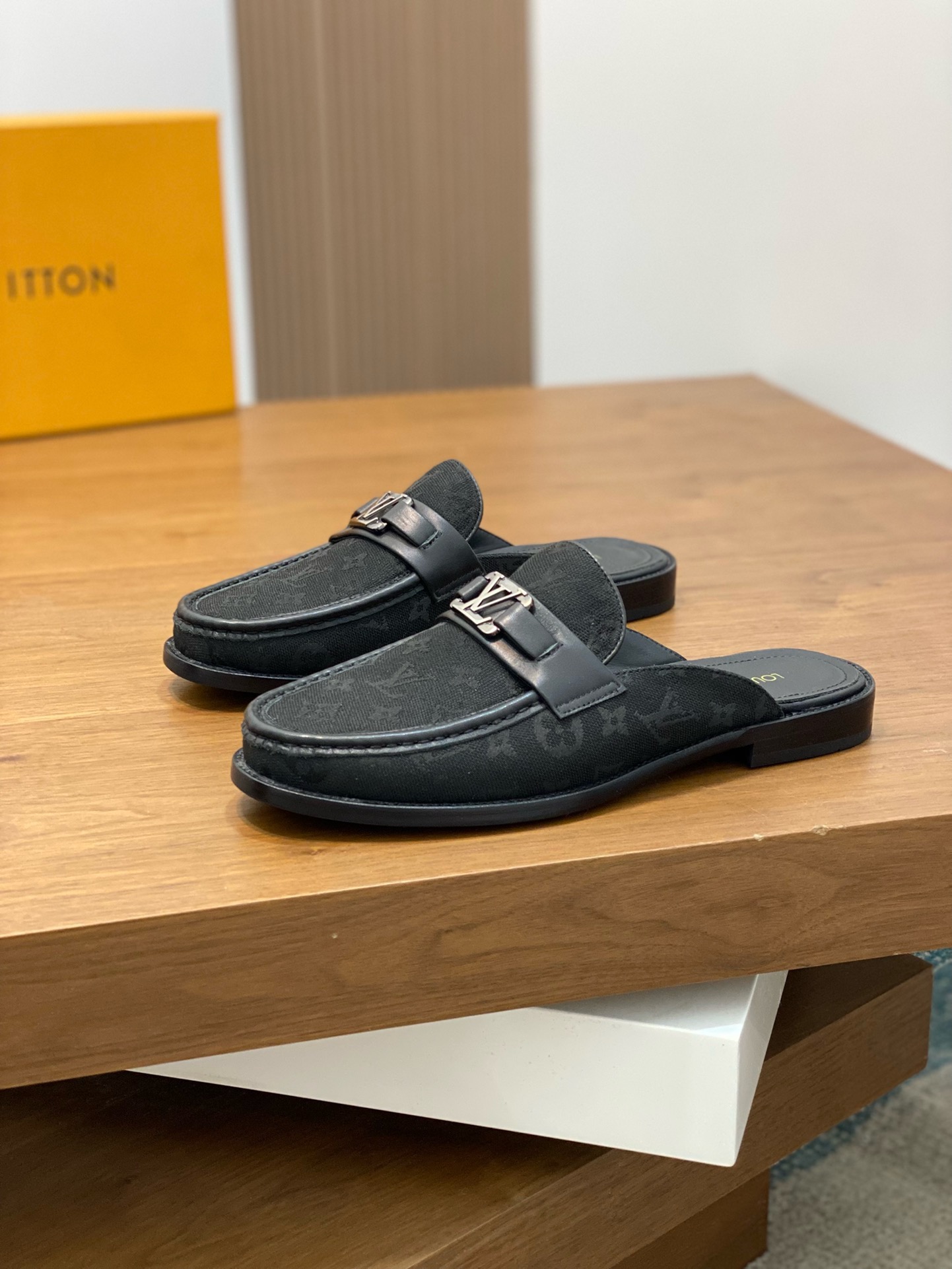 Men L*ouis V*uitton Top Slippers