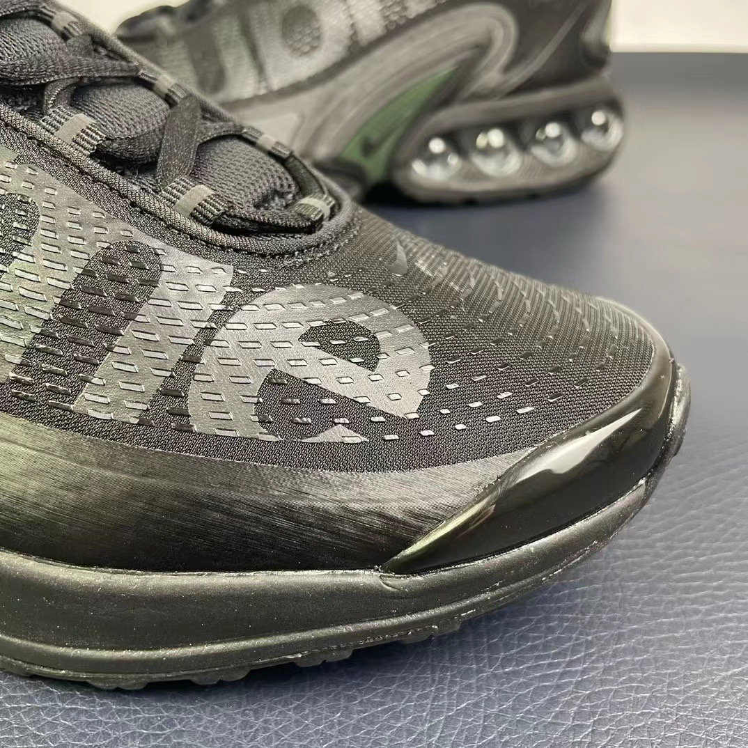 Nike Air Max+S*upreme ）