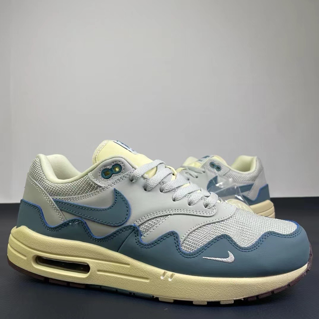 Nike Air Max+P*atta ）