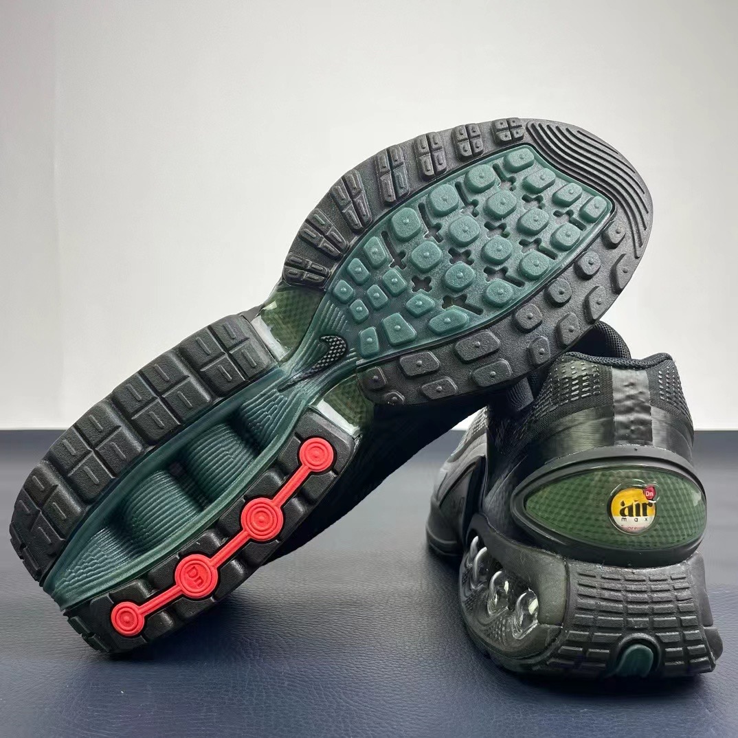 Nike Air Max+S*upreme ）