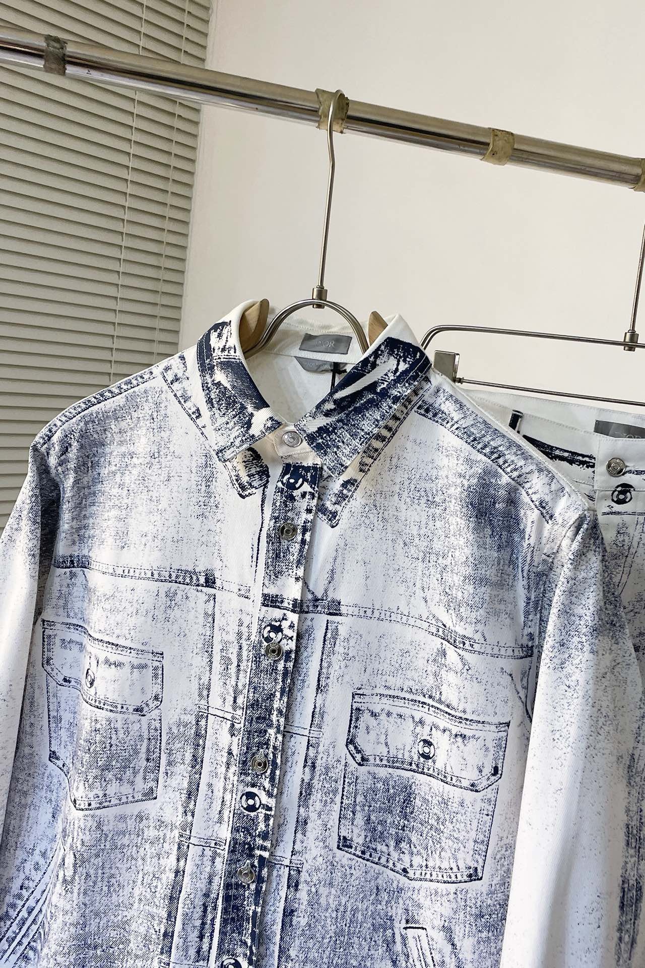 Men suits Top Quality