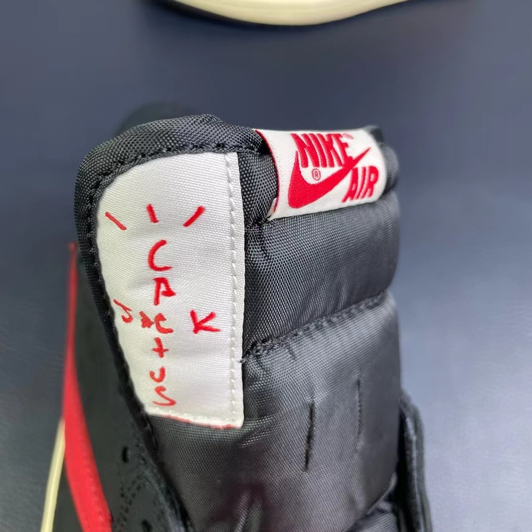 Air Jordan 1 Low AJ1