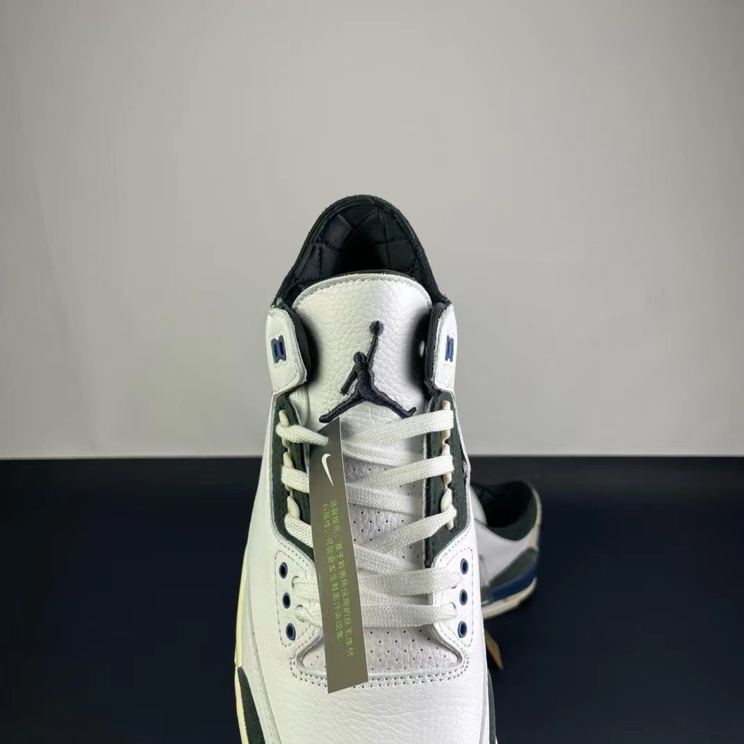 NIKE Air Jordan 3