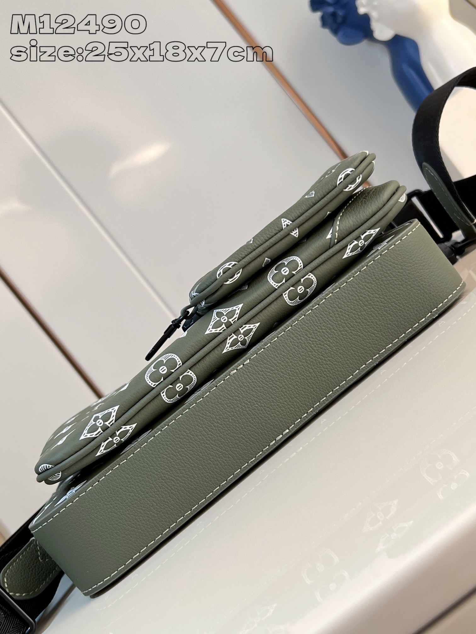 L*ouis V*uitton Top Bag