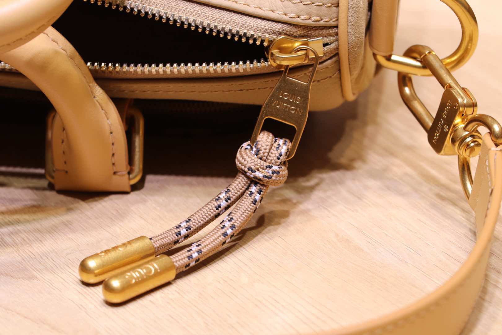 L*ouis V*uitton Top Bag