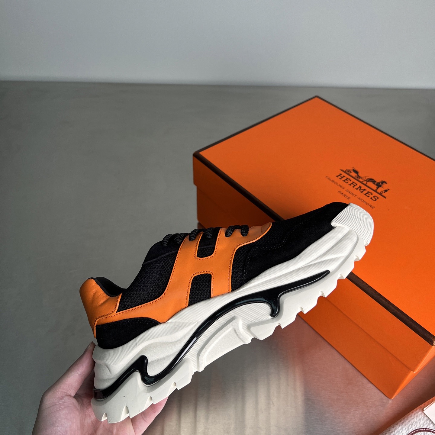 Men H*ermes Top Sneaker