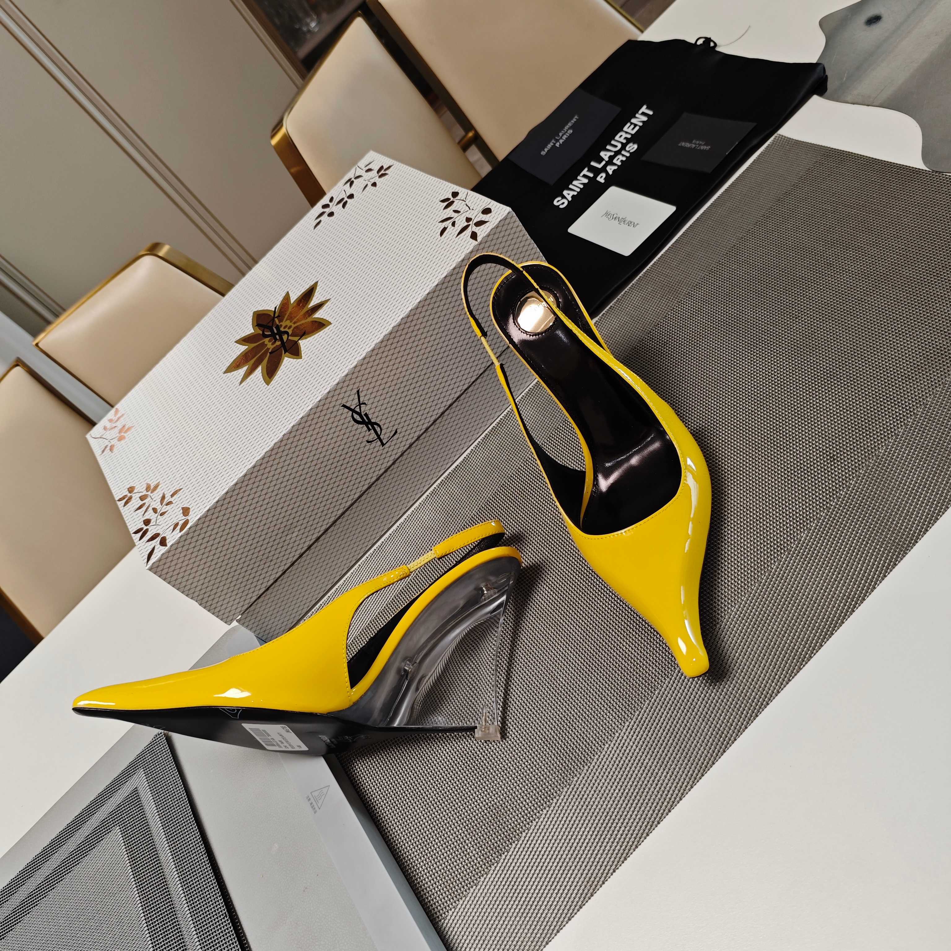 Women Y*SL Top Pumps