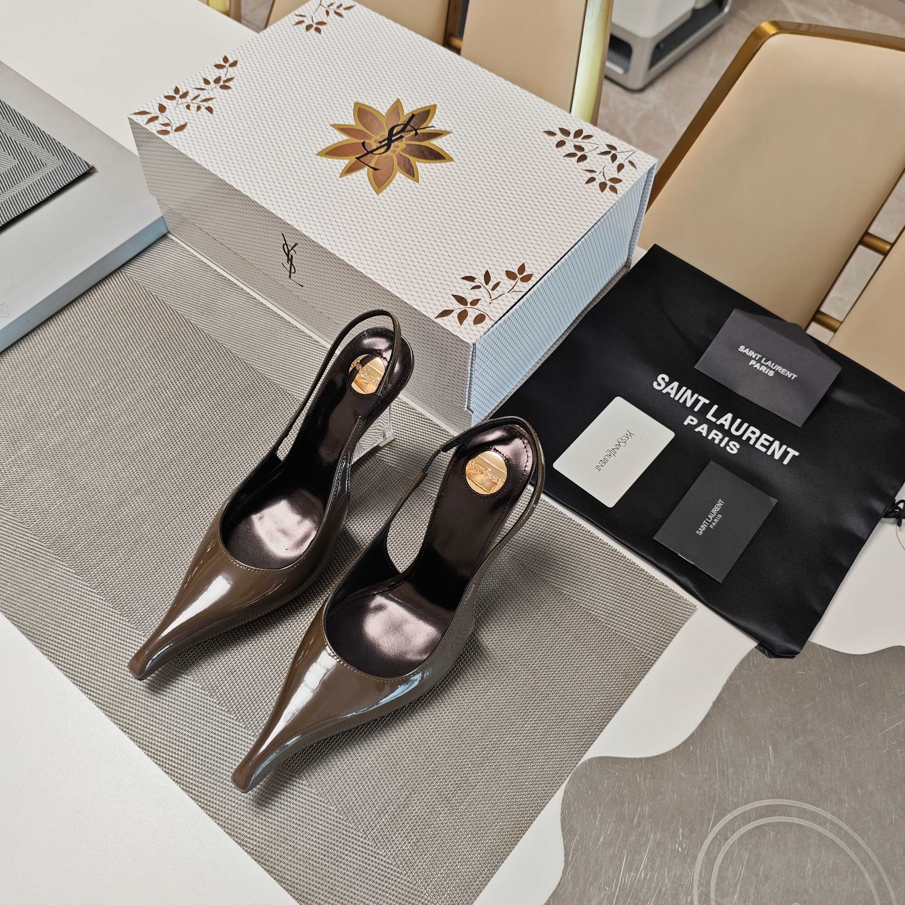 Women Y*SL Top Pumps