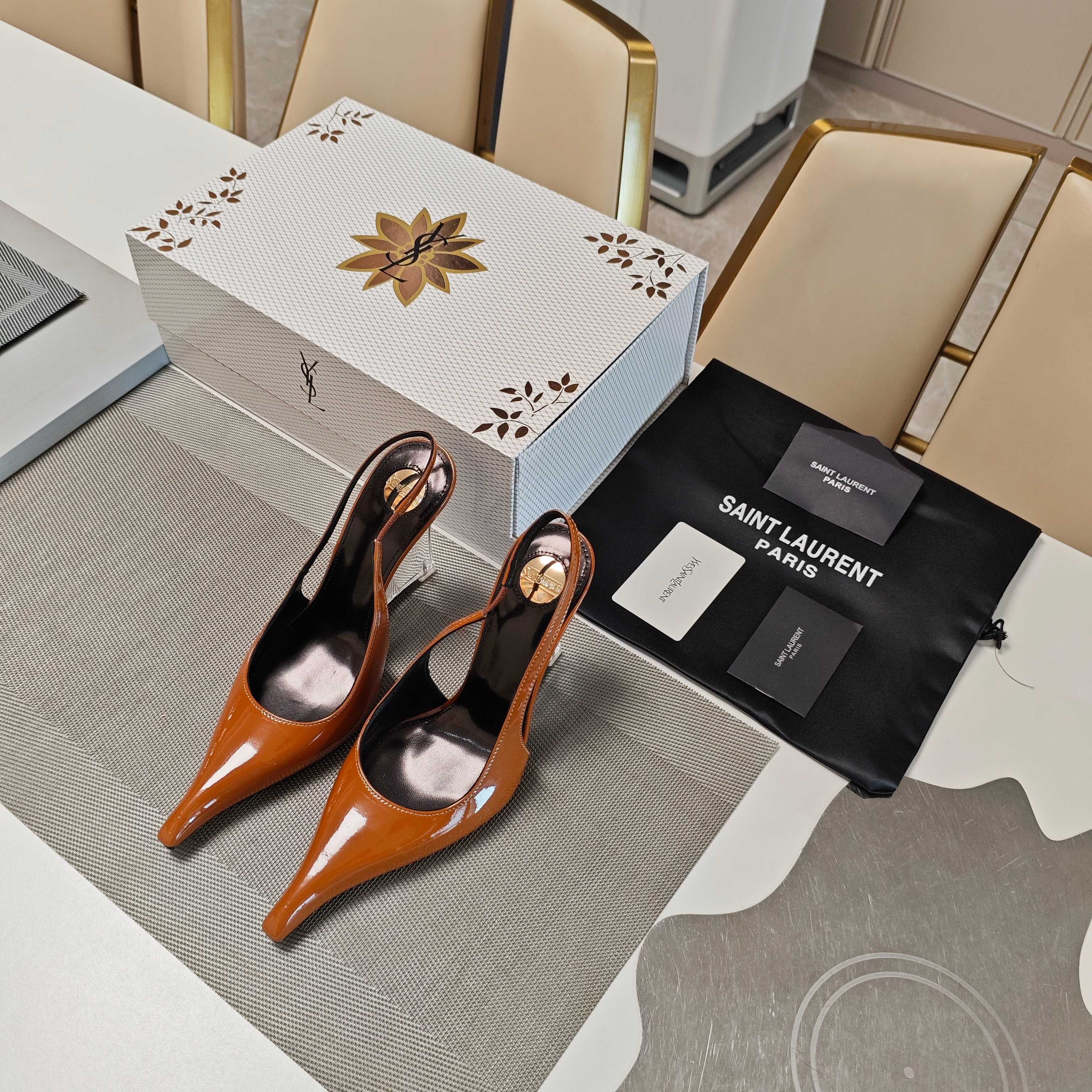 Women Y*SL Top Pumps