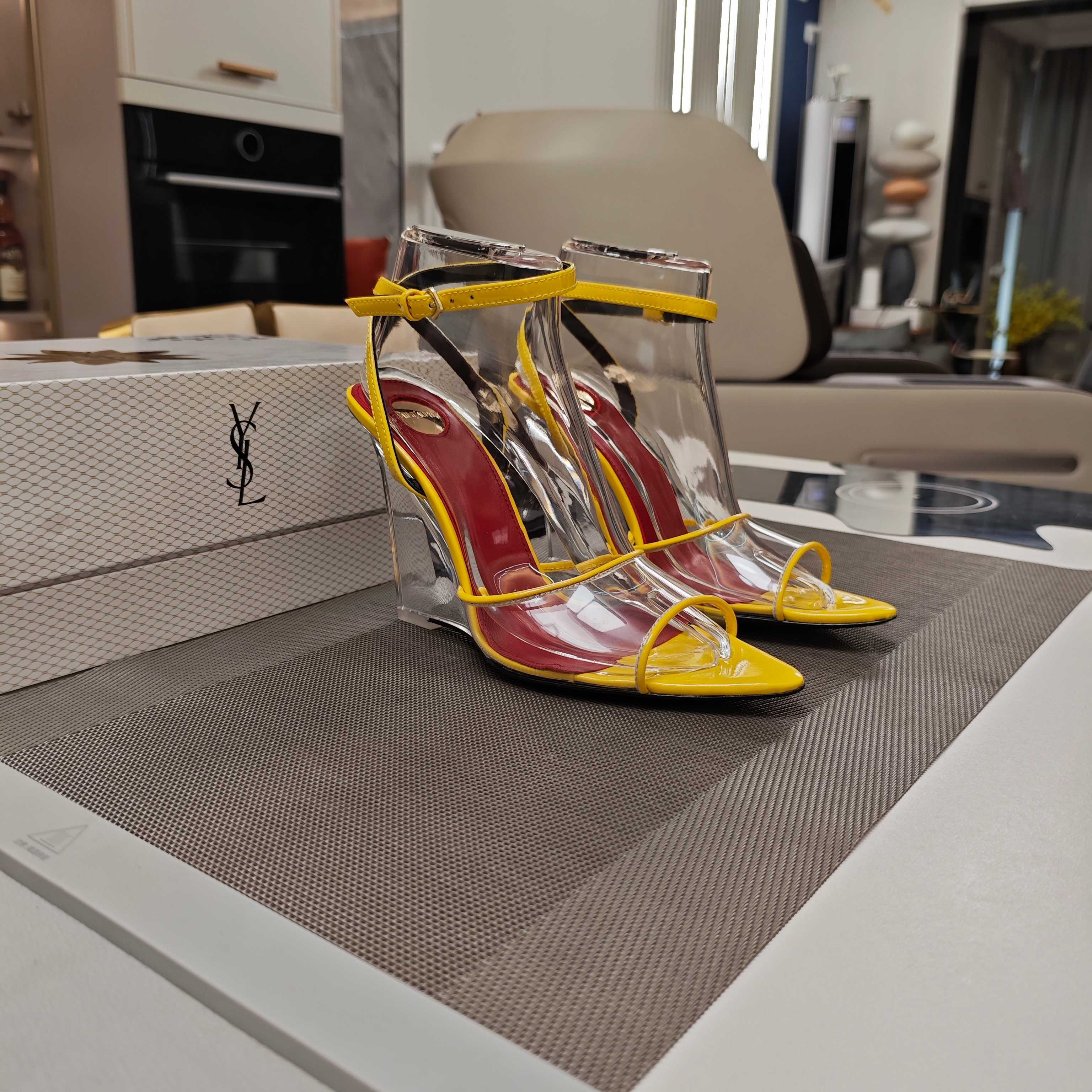 Women Y*SL Top Pumps