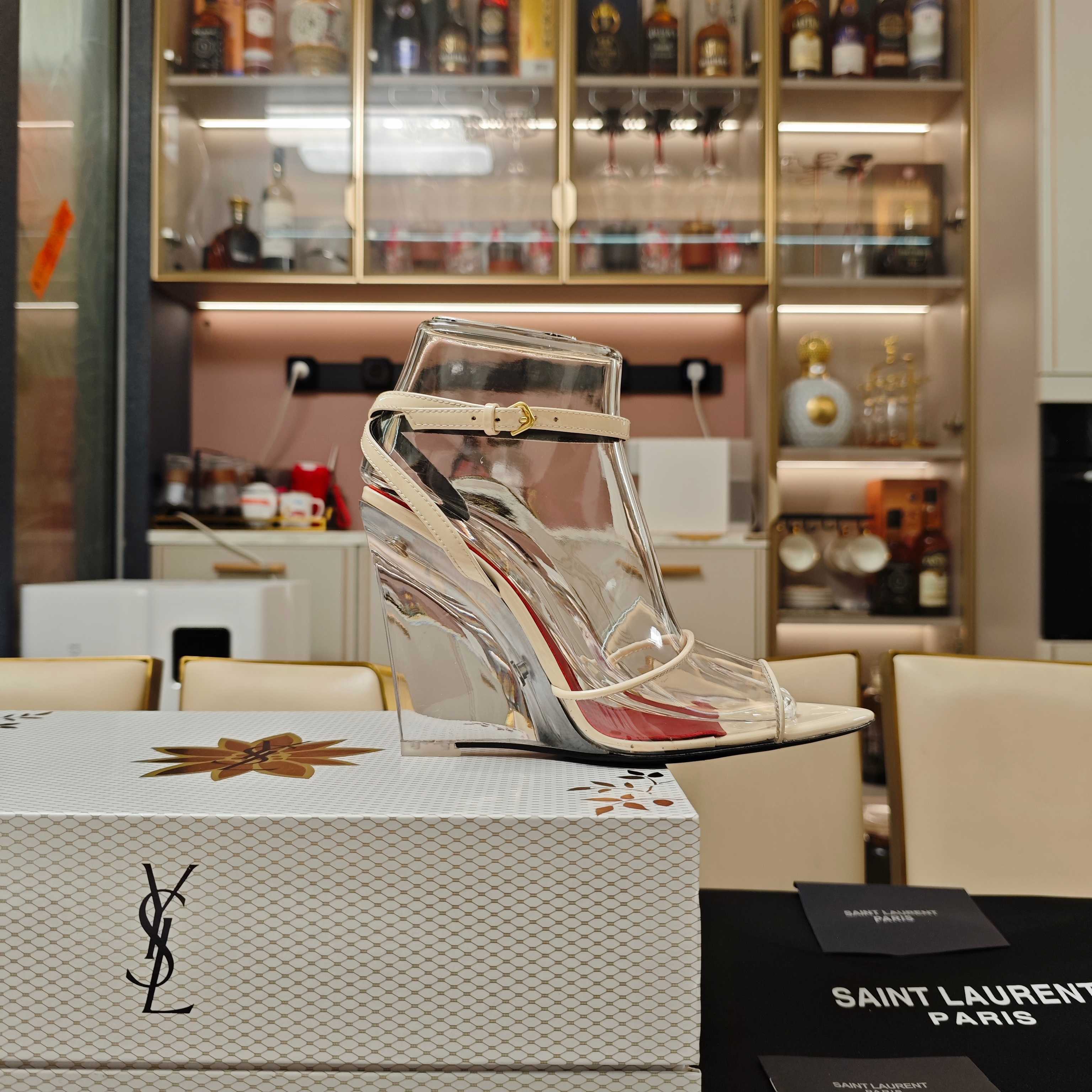 Women Y*SL Top Pumps