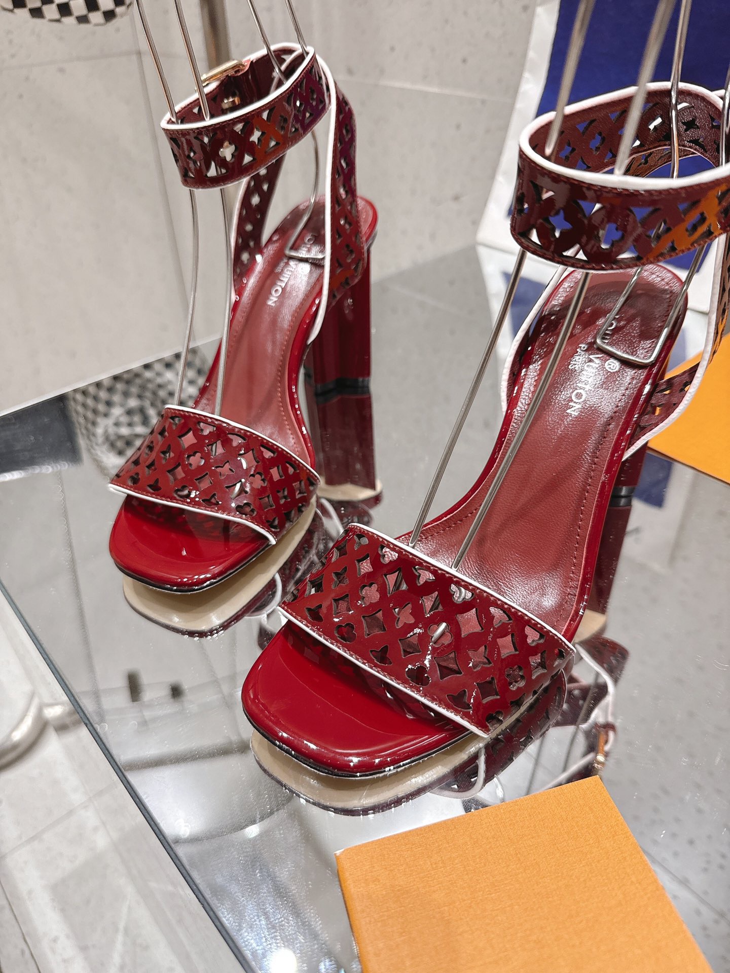 Women L*ouis V*uitton Top Sandals