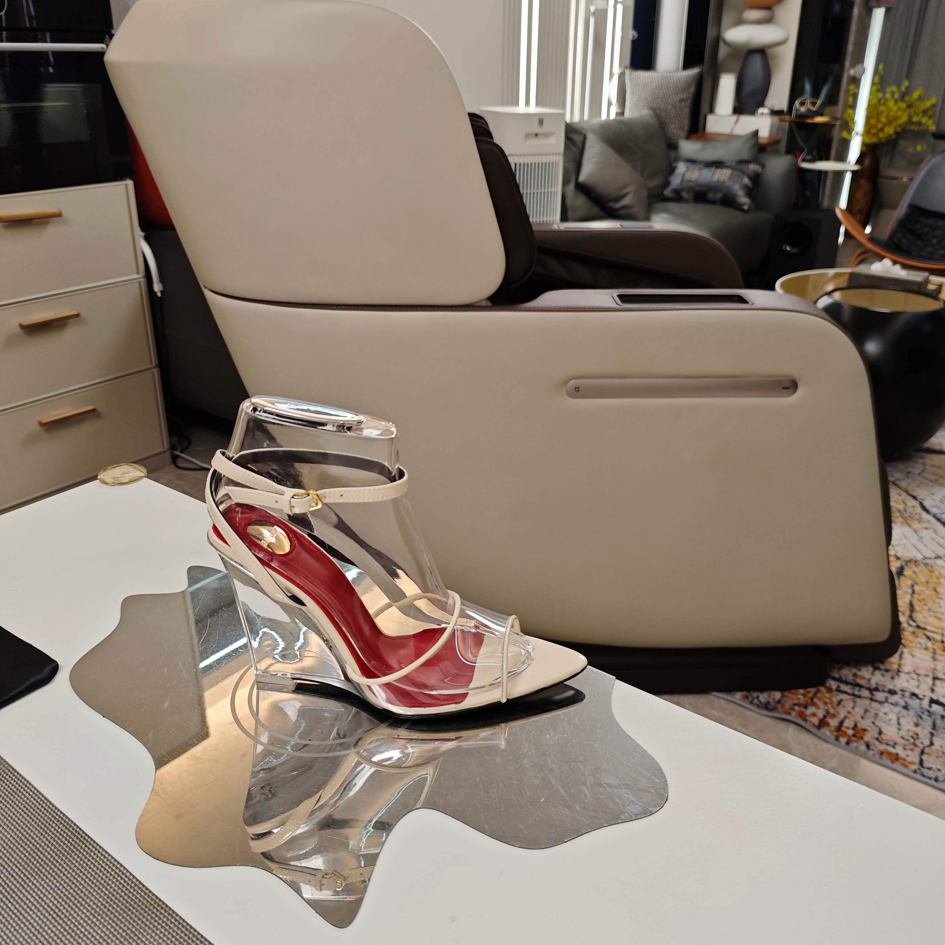 Women Y*SL Top Pumps