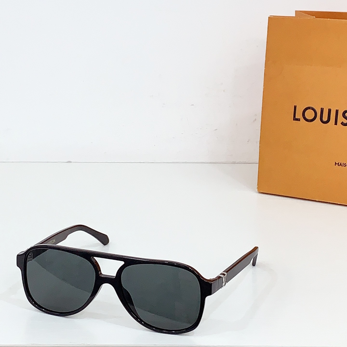 Top Quality L*ouis V*uitton Glasses