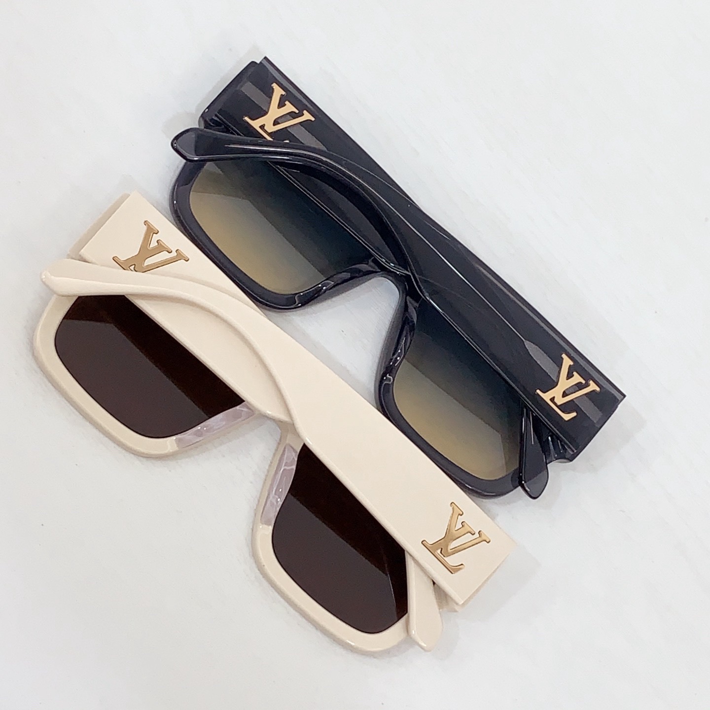 L*ouis V*uitton Glasses