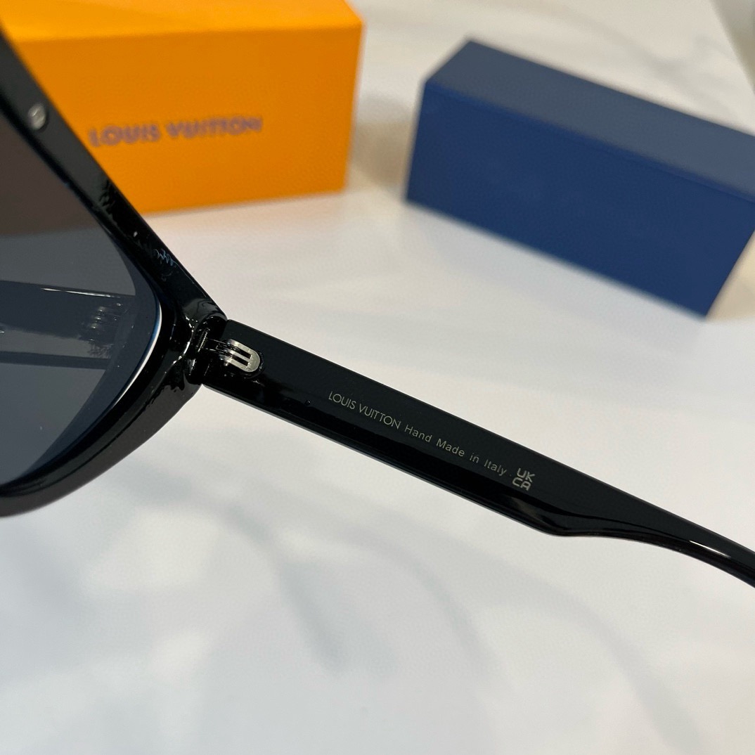 L*ouis V*uitton Glasses