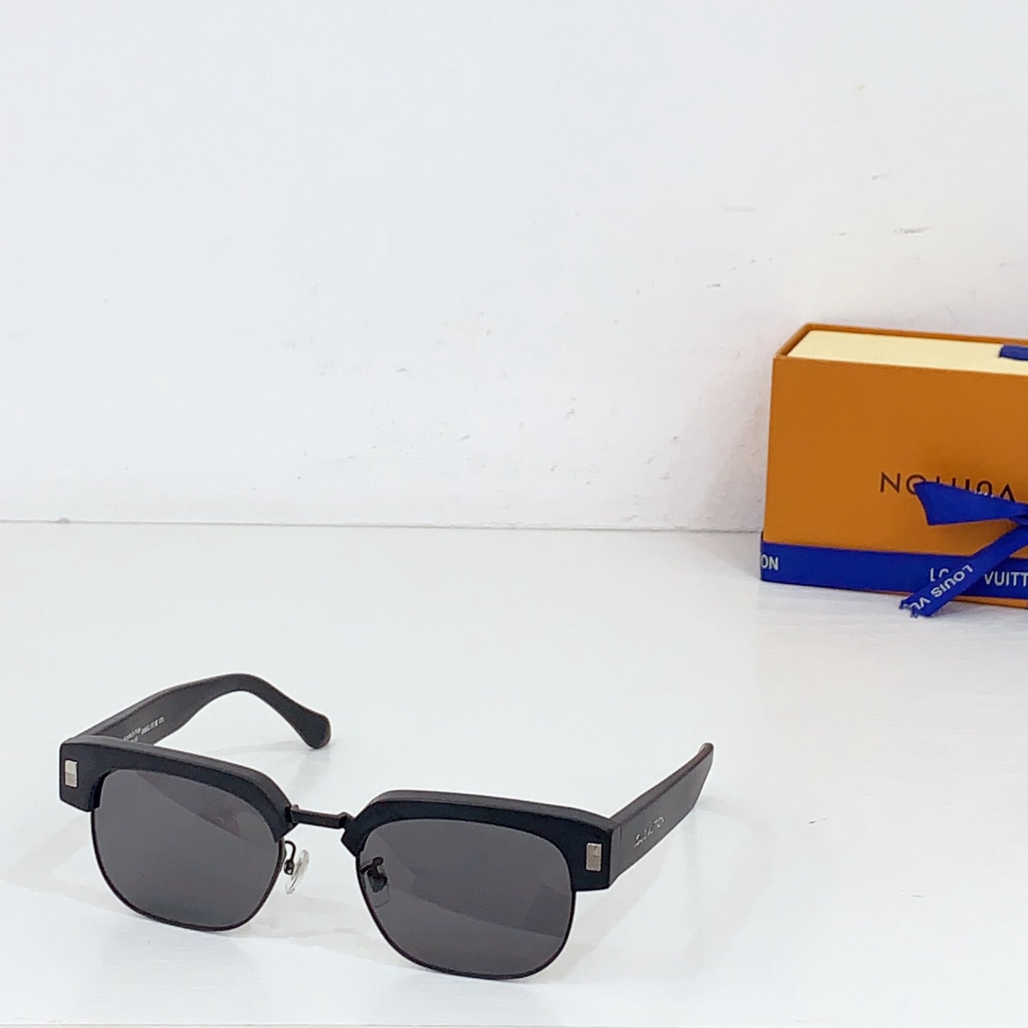 L*ouis V*uitton Glasses