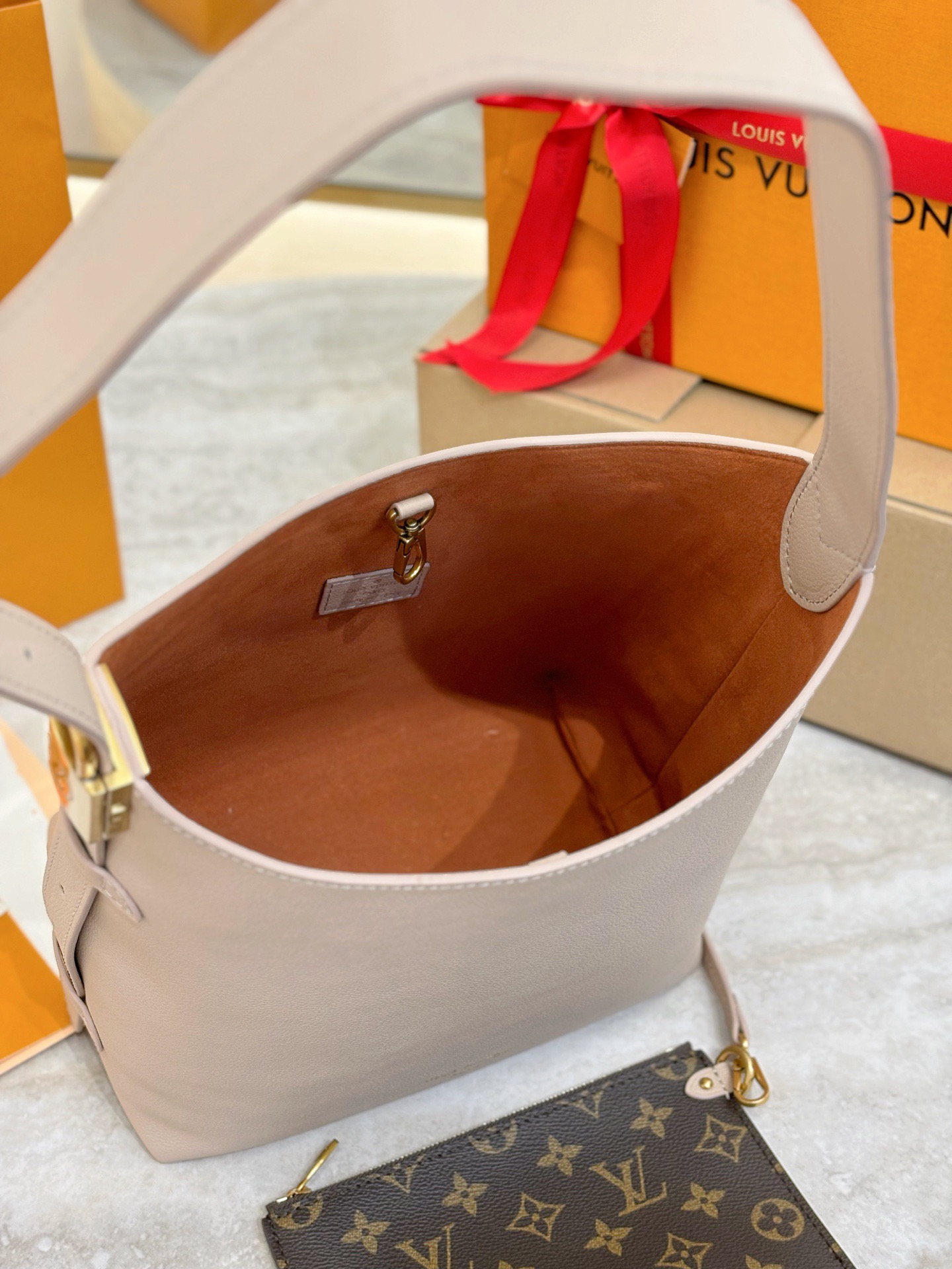 L*ouis V*uitton Top Bag