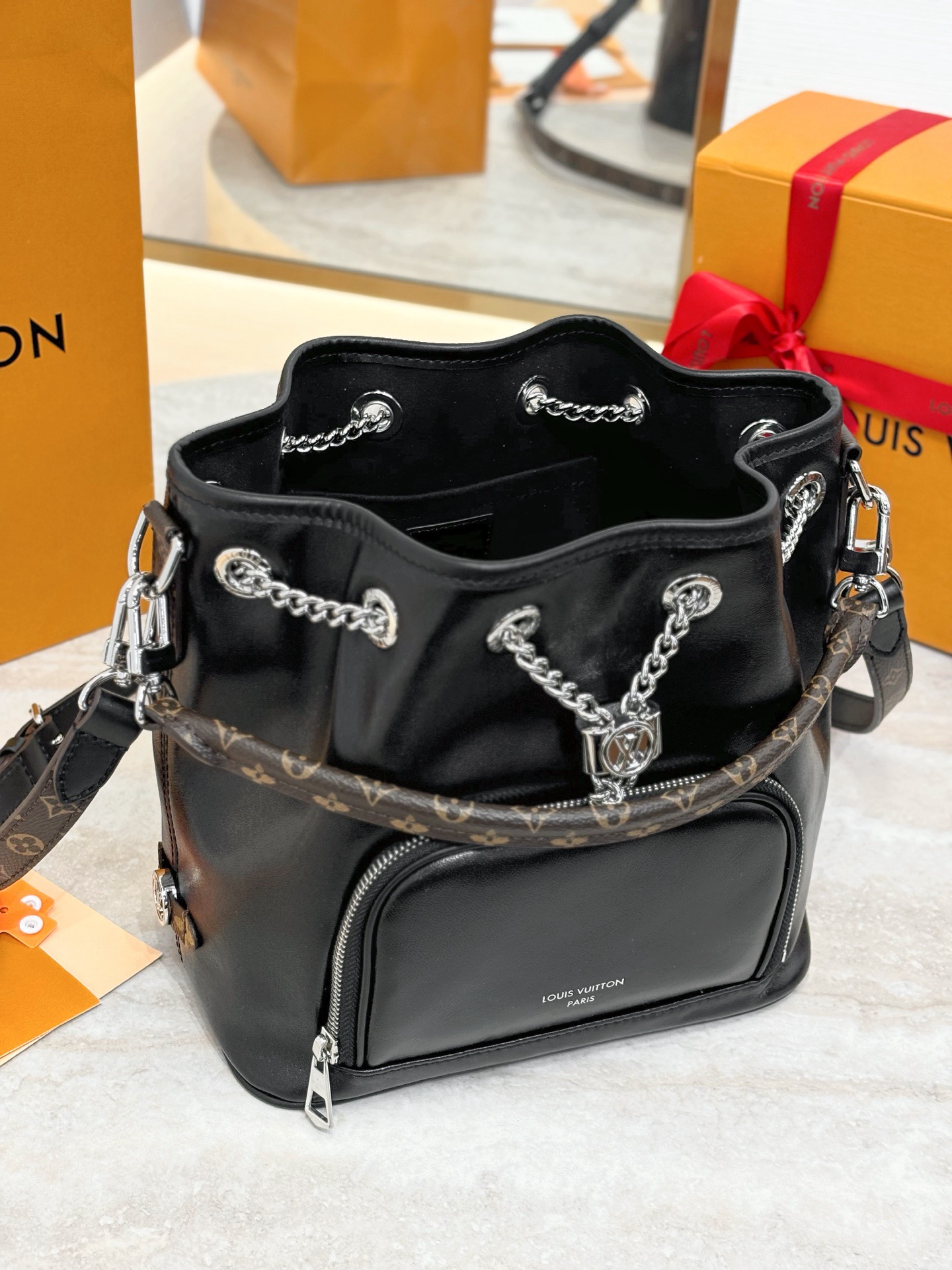 L*ouis V*uitton Top Bag