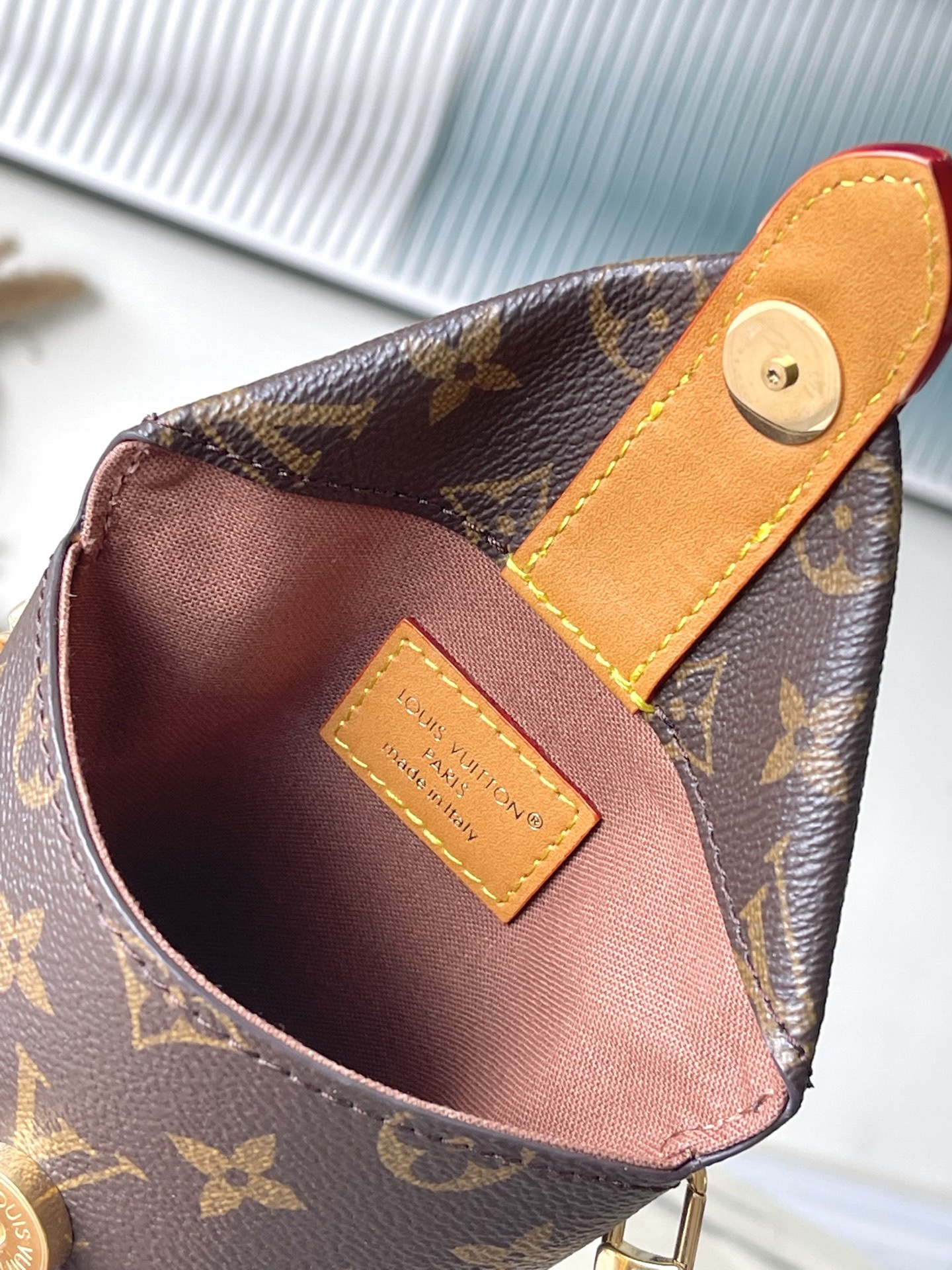 L*ouis V*uitton Top Bag