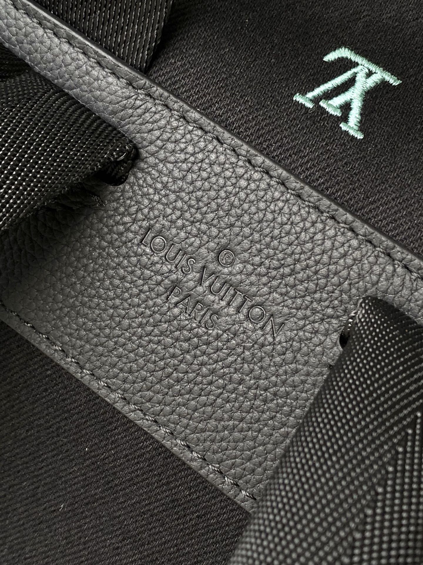 L*ouis V*uitton Top Bag